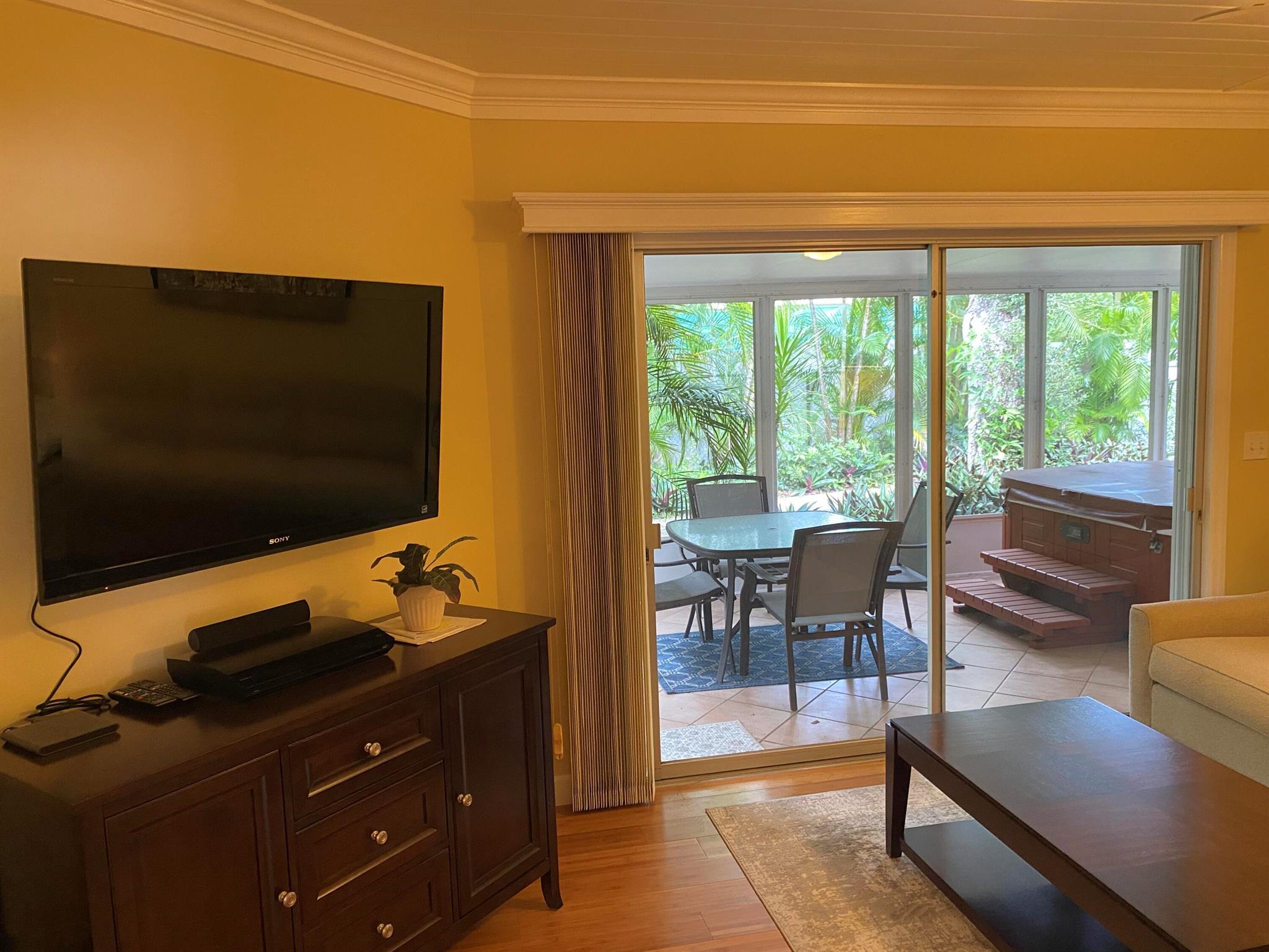 RIVER OAKS ESTATES UNIT 1 - Residential Lease