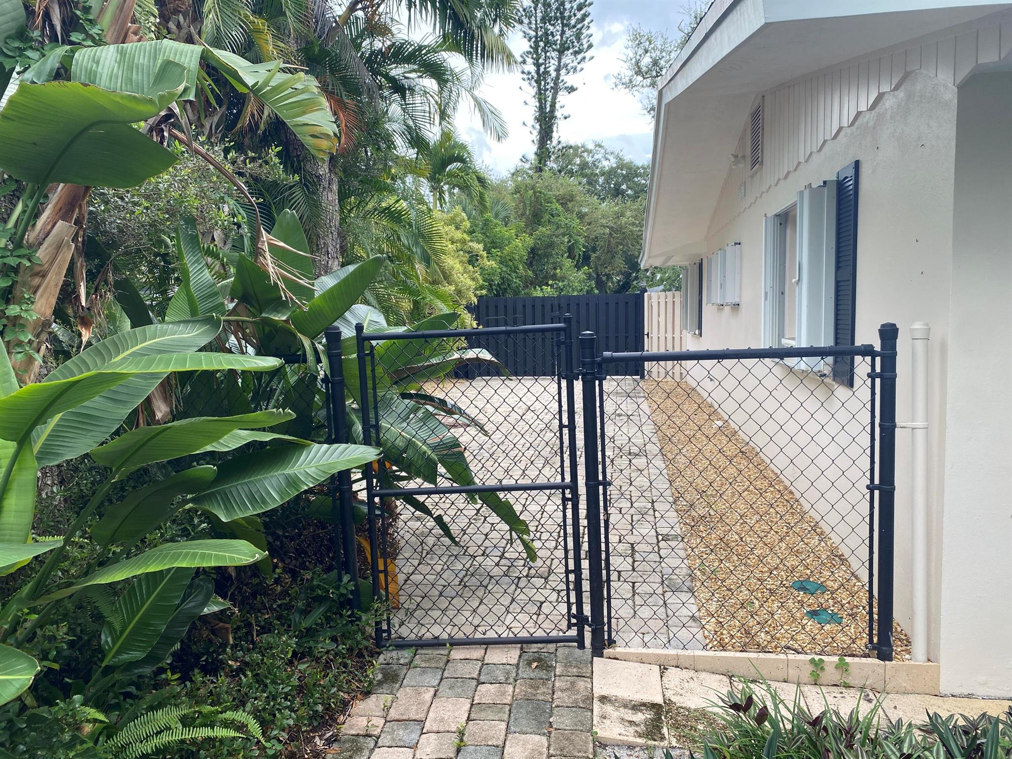 RIVER OAKS ESTATES UNIT 1 - Residential Lease