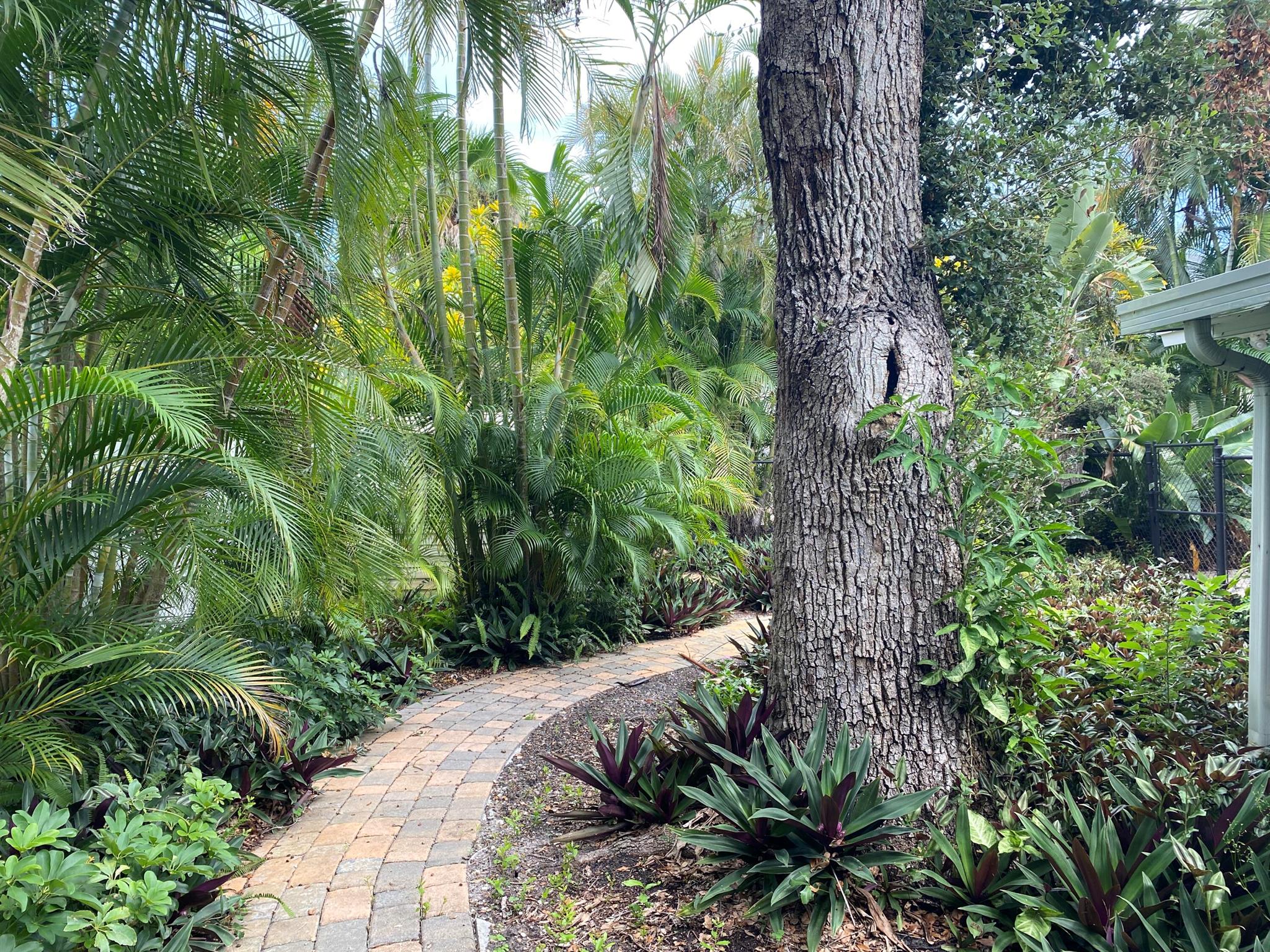 RIVER OAKS ESTATES UNIT 1 - Residential Lease