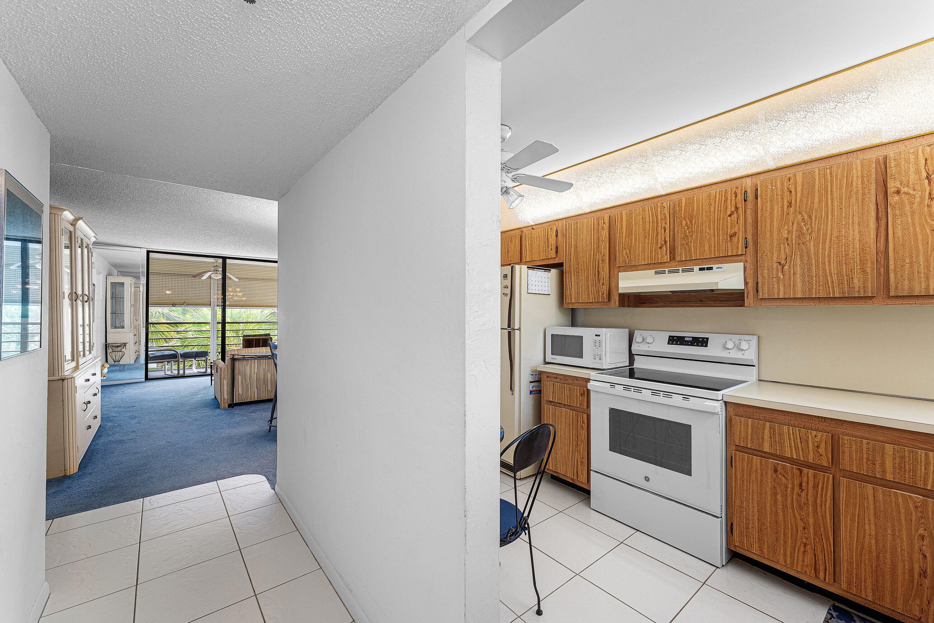 4700 Lucerne Lakes Blvd W 306
