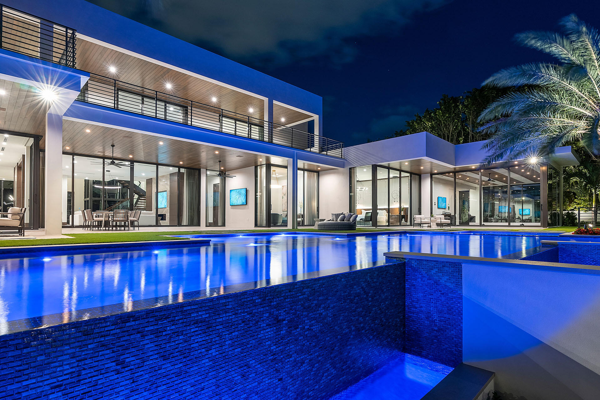 ROYAL PALM YACHT & COUNTRY CLUB - Residential