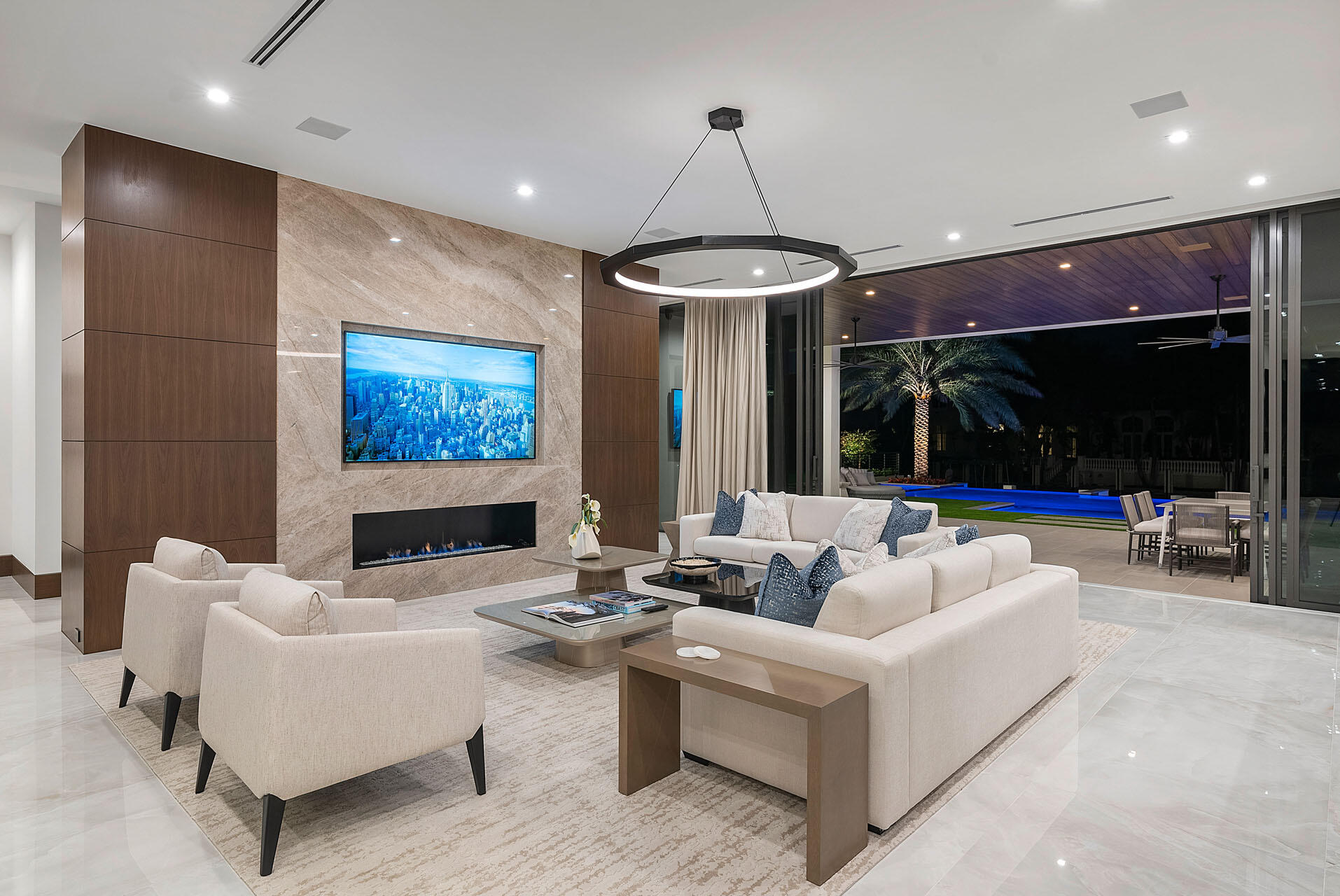 ROYAL PALM YACHT & COUNTRY CLUB - Residential