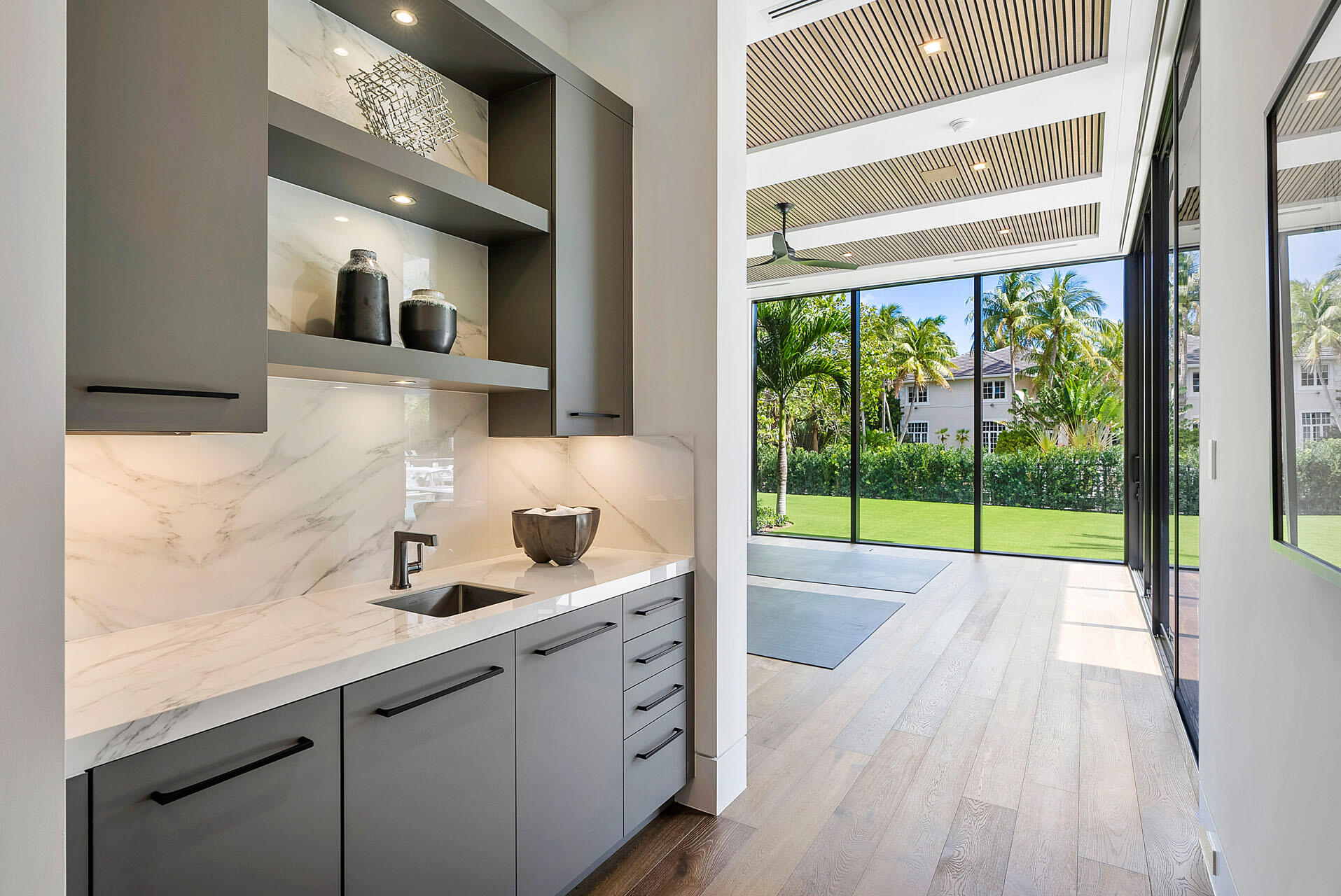 ROYAL PALM YACHT & COUNTRY CLUB - Residential