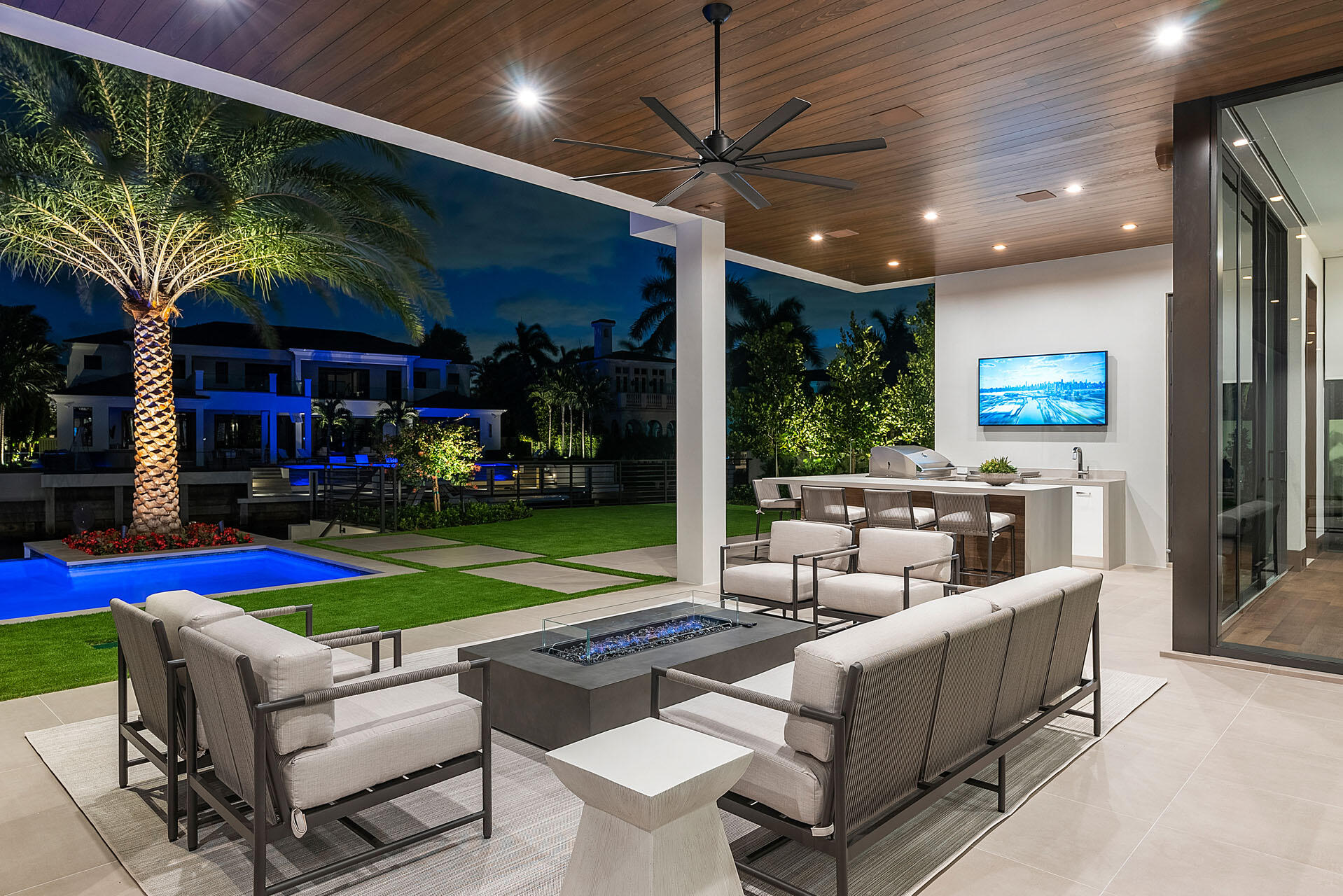 ROYAL PALM YACHT & COUNTRY CLUB - Residential