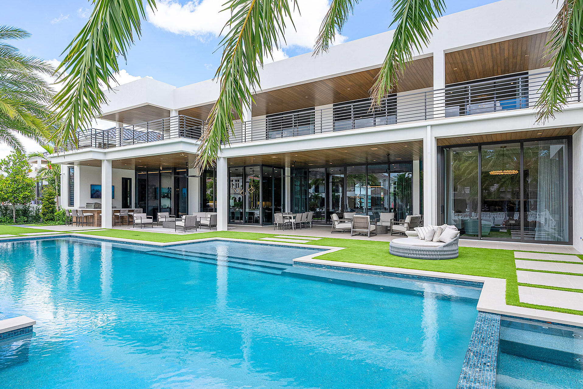 ROYAL PALM YACHT & COUNTRY CLUB - Residential