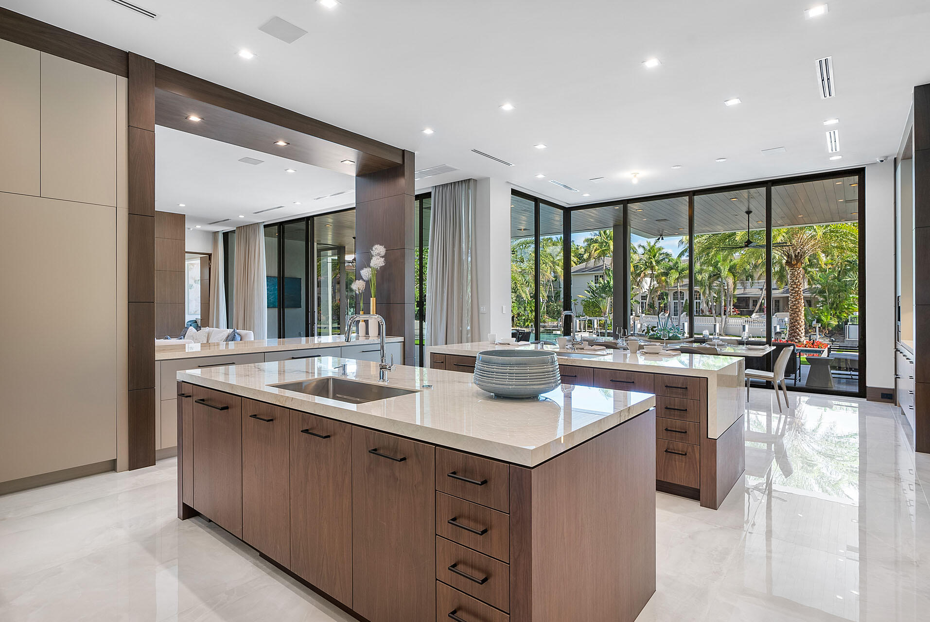 ROYAL PALM YACHT & COUNTRY CLUB - Residential