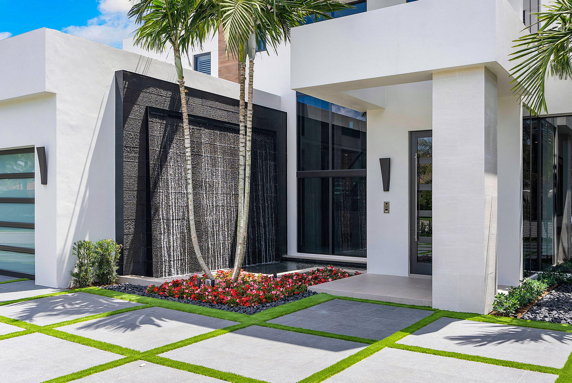 ROYAL PALM YACHT & COUNTRY CLUB - Residential