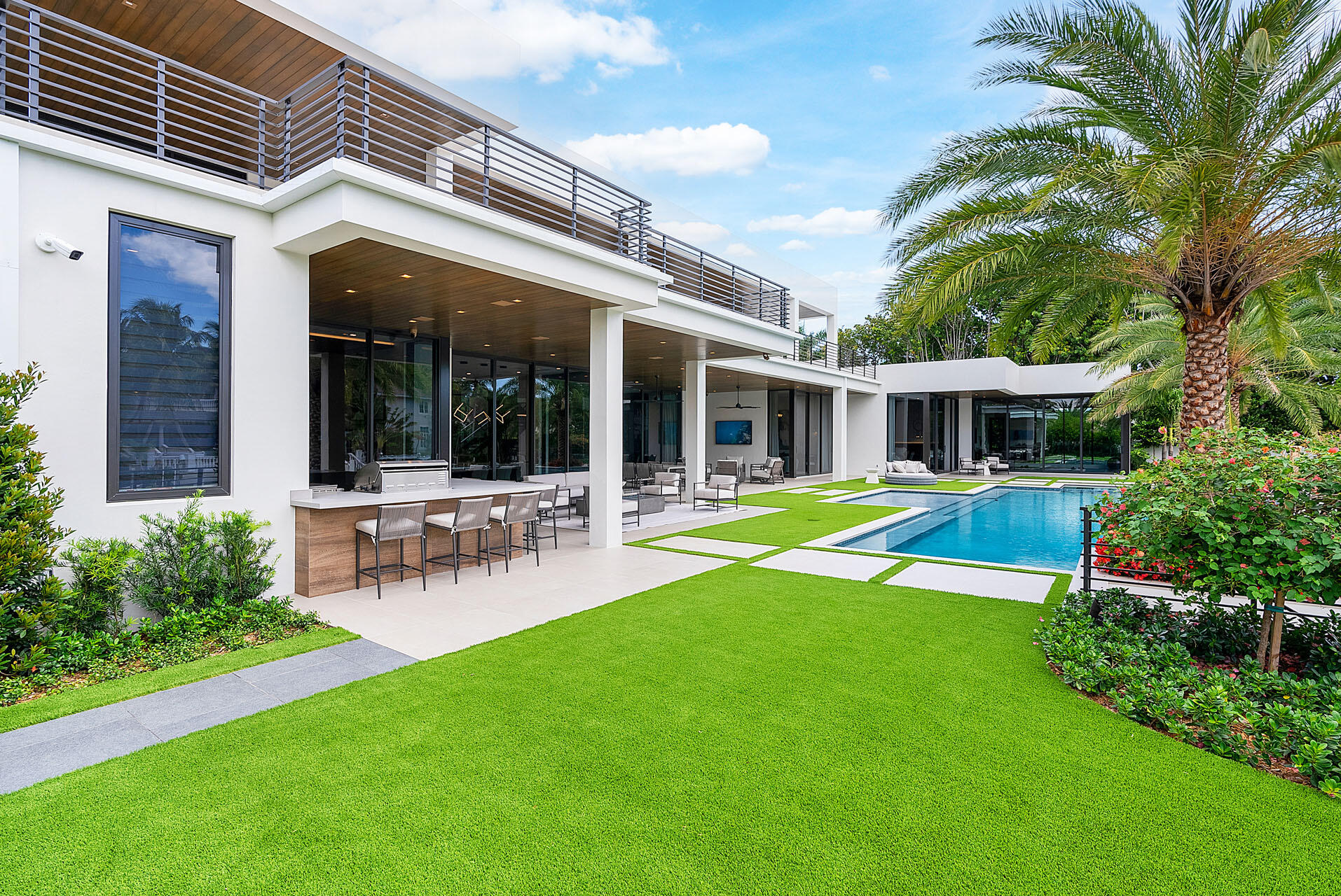 ROYAL PALM YACHT & COUNTRY CLUB - Residential