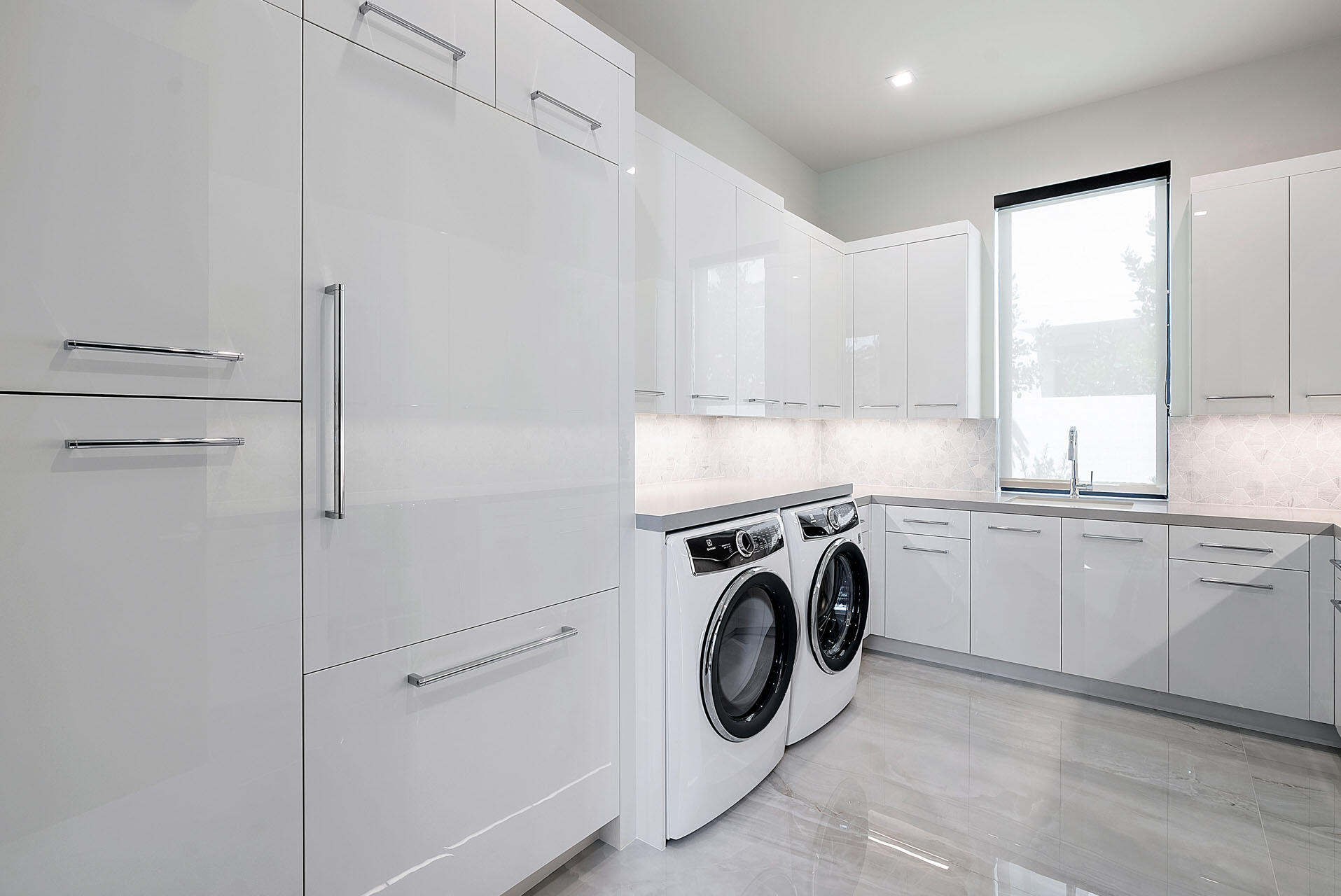 ROYAL PALM YACHT & COUNTRY CLUB - Residential