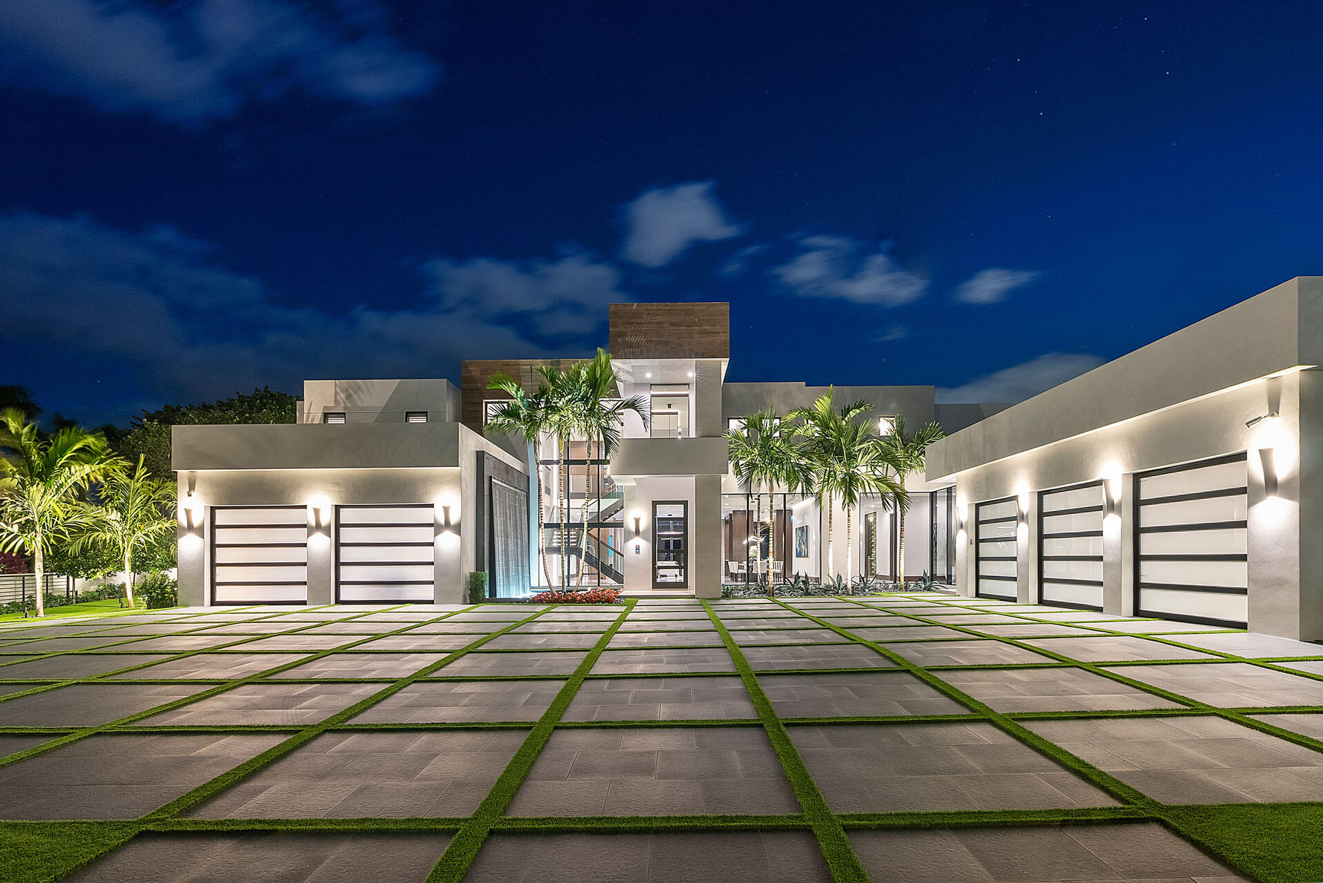 ROYAL PALM YACHT & COUNTRY CLUB - Residential