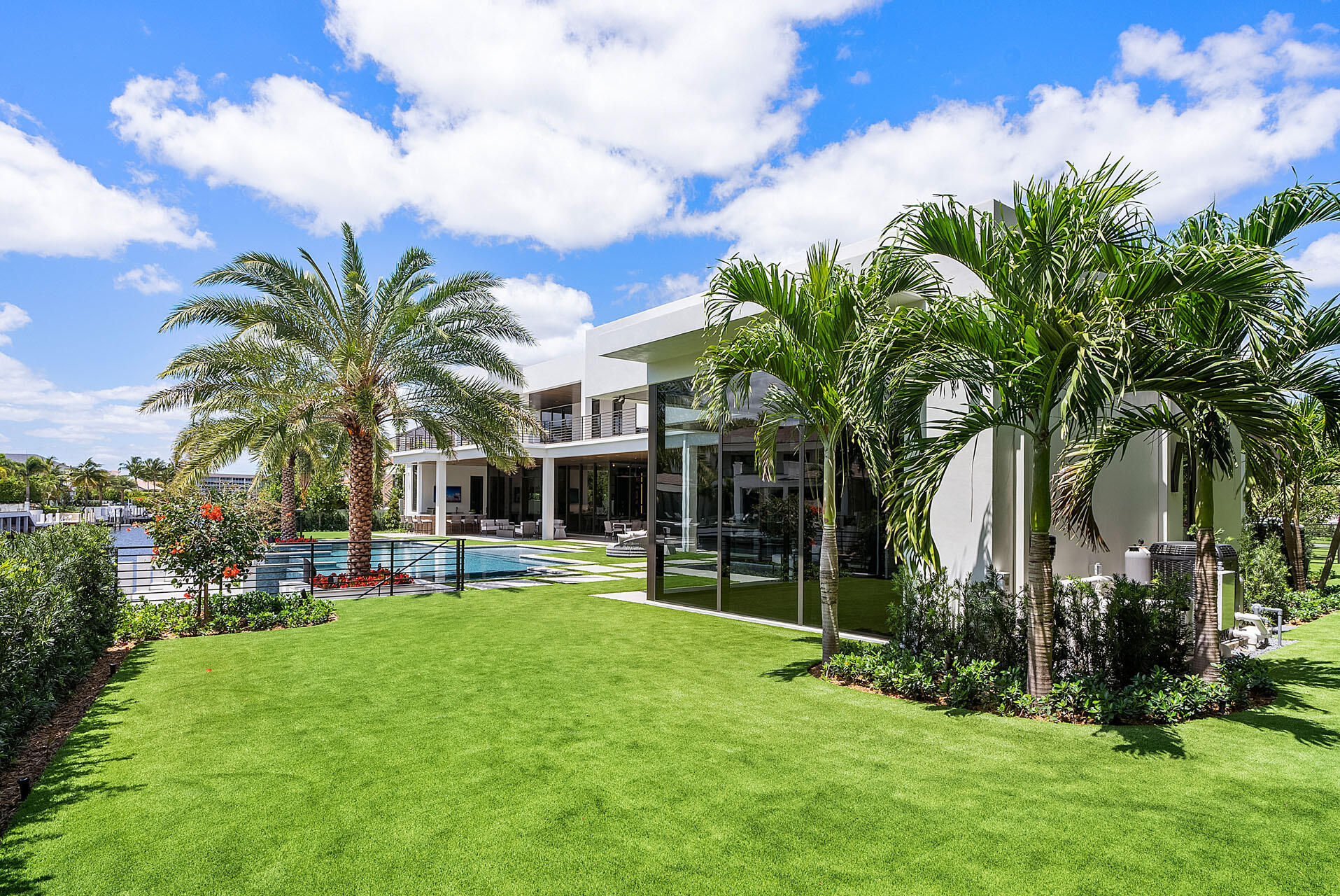 ROYAL PALM YACHT & COUNTRY CLUB - Residential