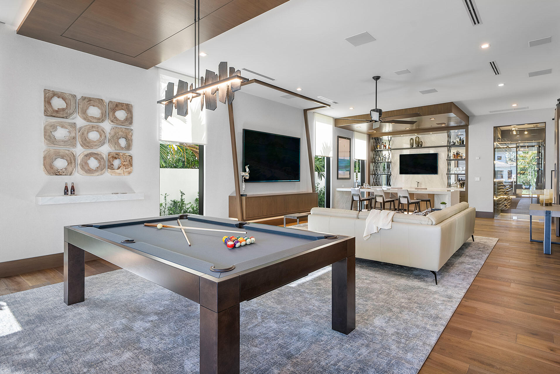 ROYAL PALM YACHT & COUNTRY CLUB - Residential