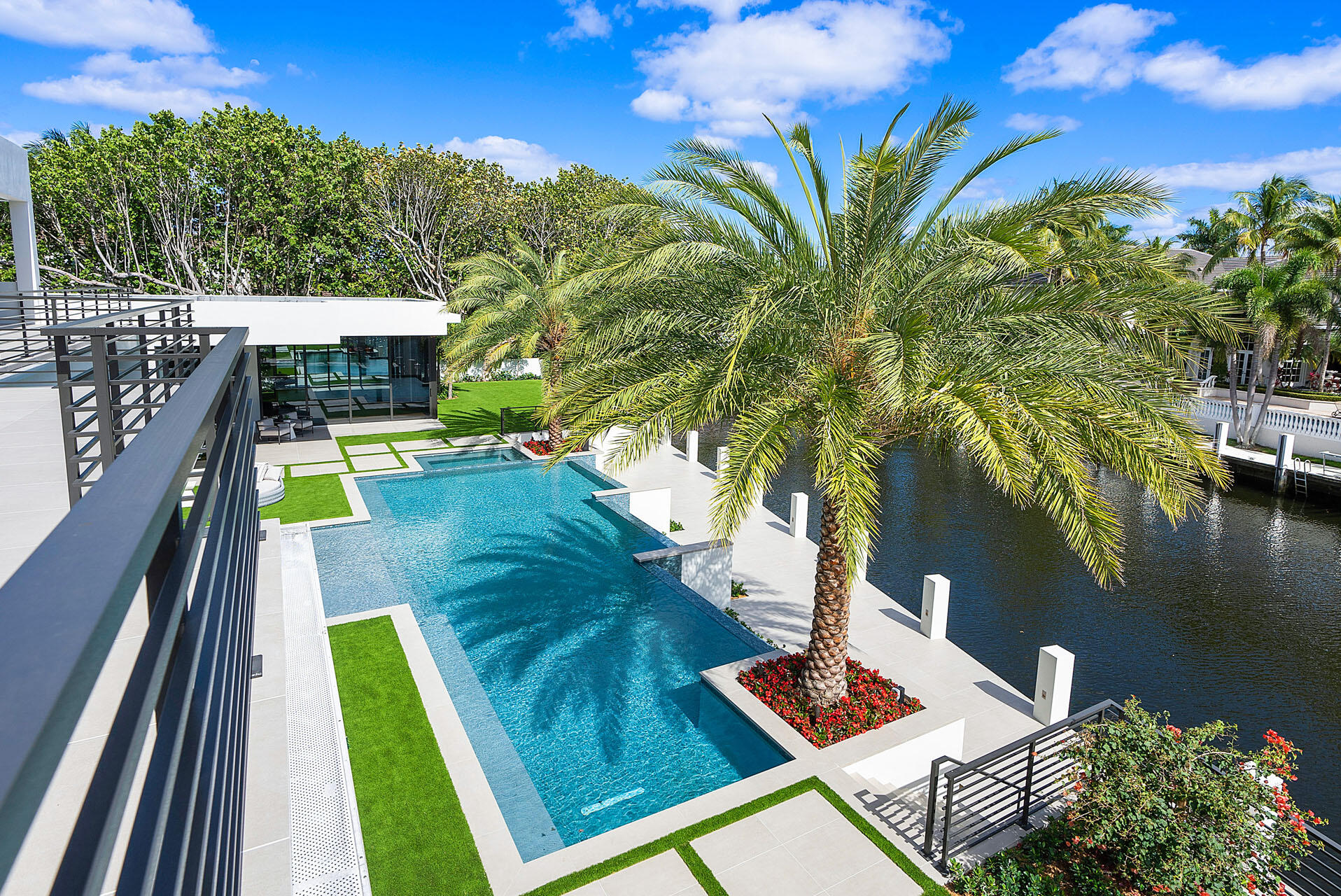 ROYAL PALM YACHT & COUNTRY CLUB - Residential