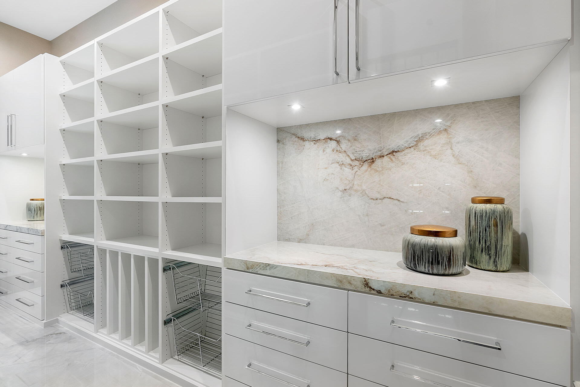 ROYAL PALM YACHT & COUNTRY CLUB - Residential