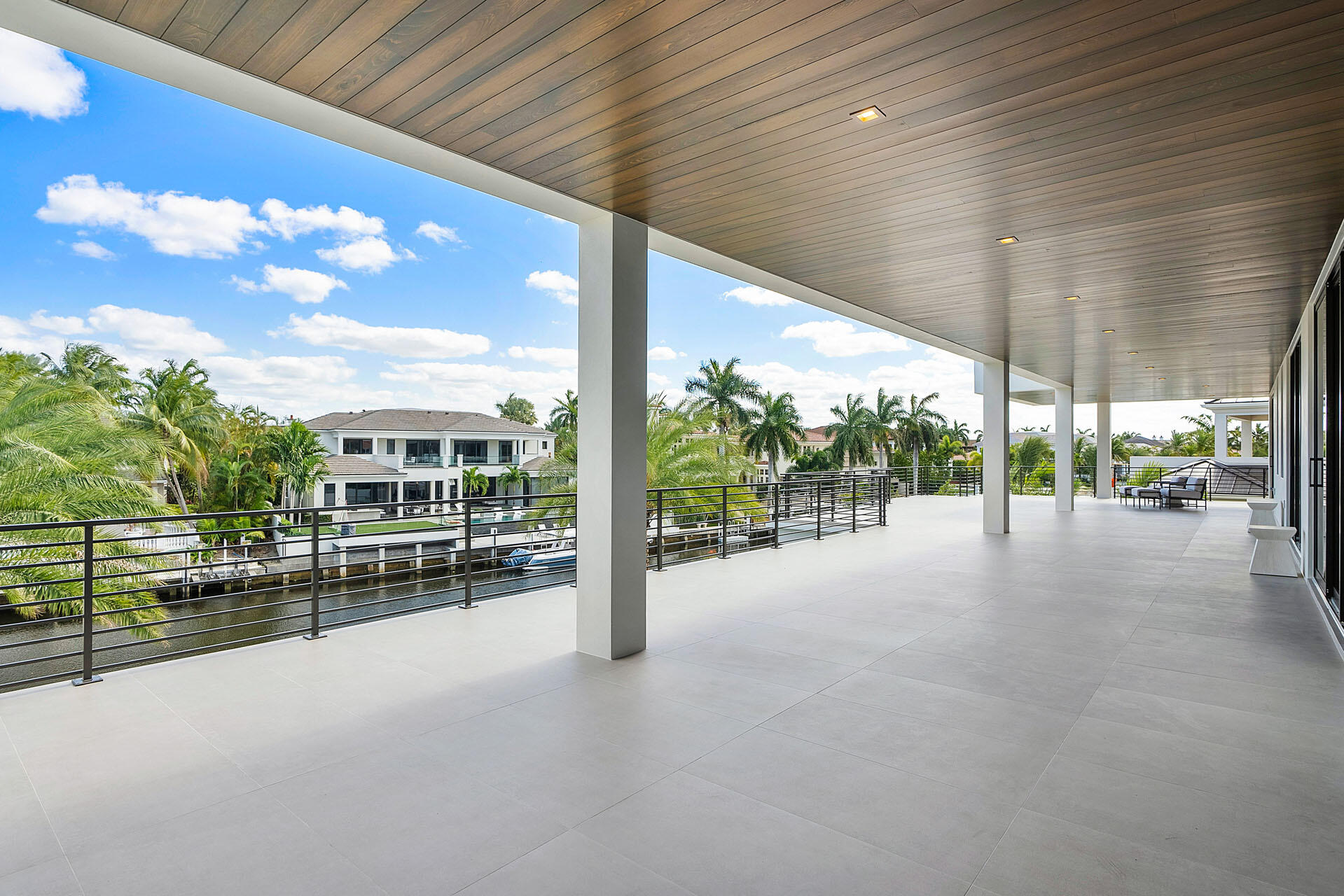 ROYAL PALM YACHT & COUNTRY CLUB - Residential