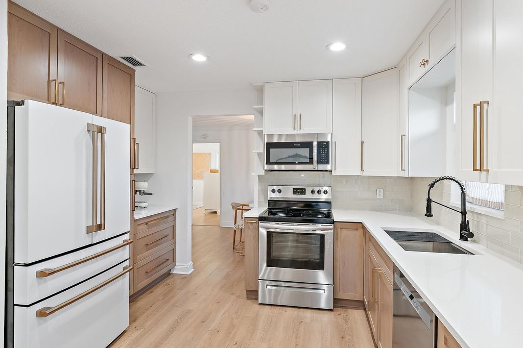 Photo of 4303 Elm Avenue, Palm Beach Gardens, FL 33410 (MLS # B26000507)