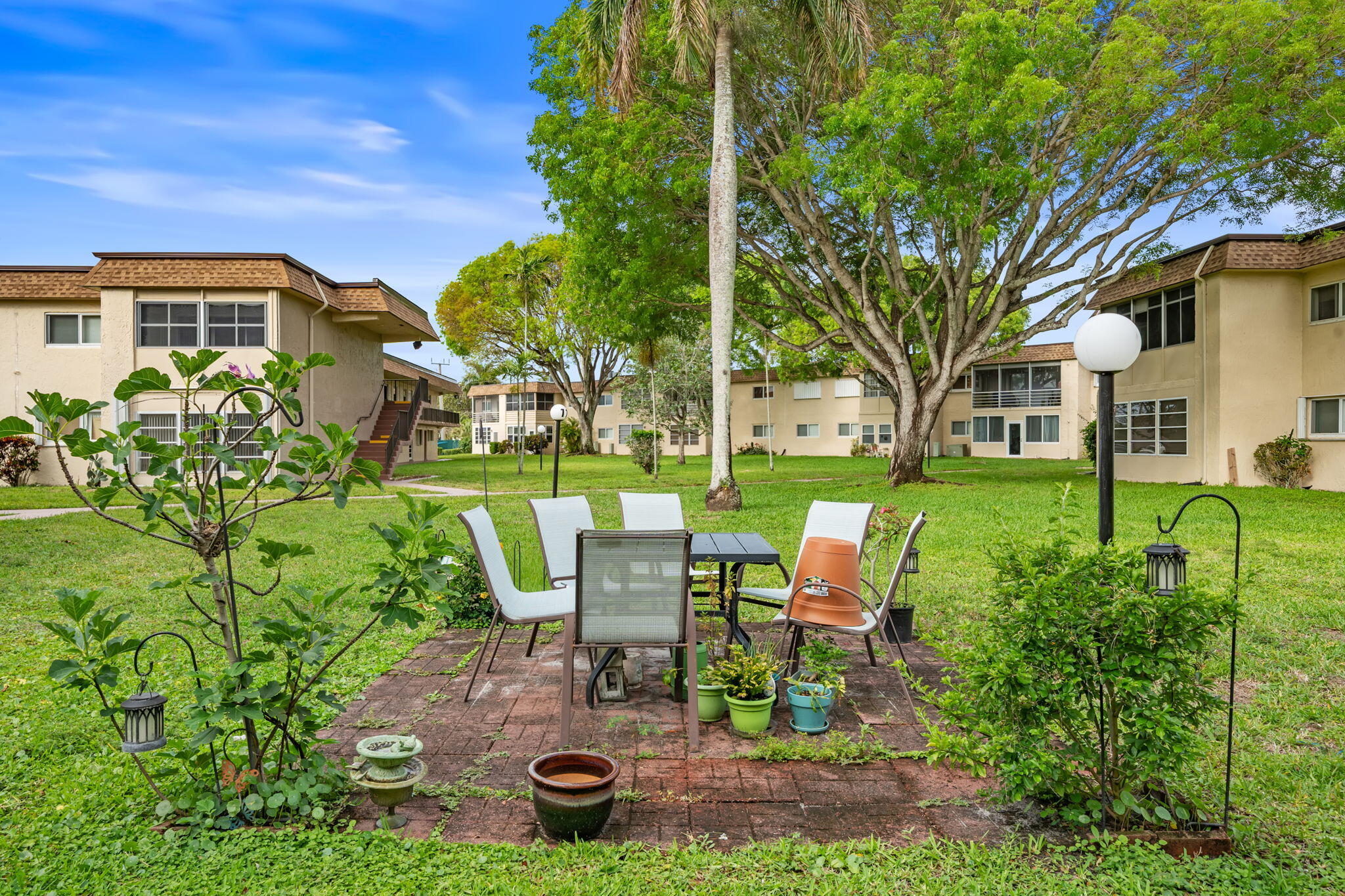 LAKESIDE VILLAGE CONDO 6 - Residential