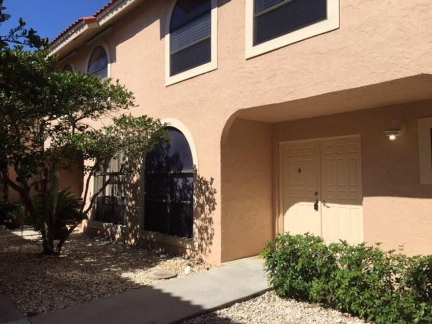 Great NE location TOWNHOME. Quiet neighborhood, large apartment, feels like home! Great NE Townhome, large 3/2 1/2 feels like a home!