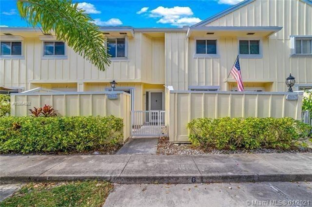 Photo of 6215 Riverwalk Lane #6, Jupiter, FL 33458 (MLS # R10762436)