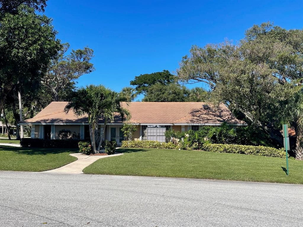 Photo of 9 W High Point Road, Stuart, FL 34996 (MLS # R10762027)
