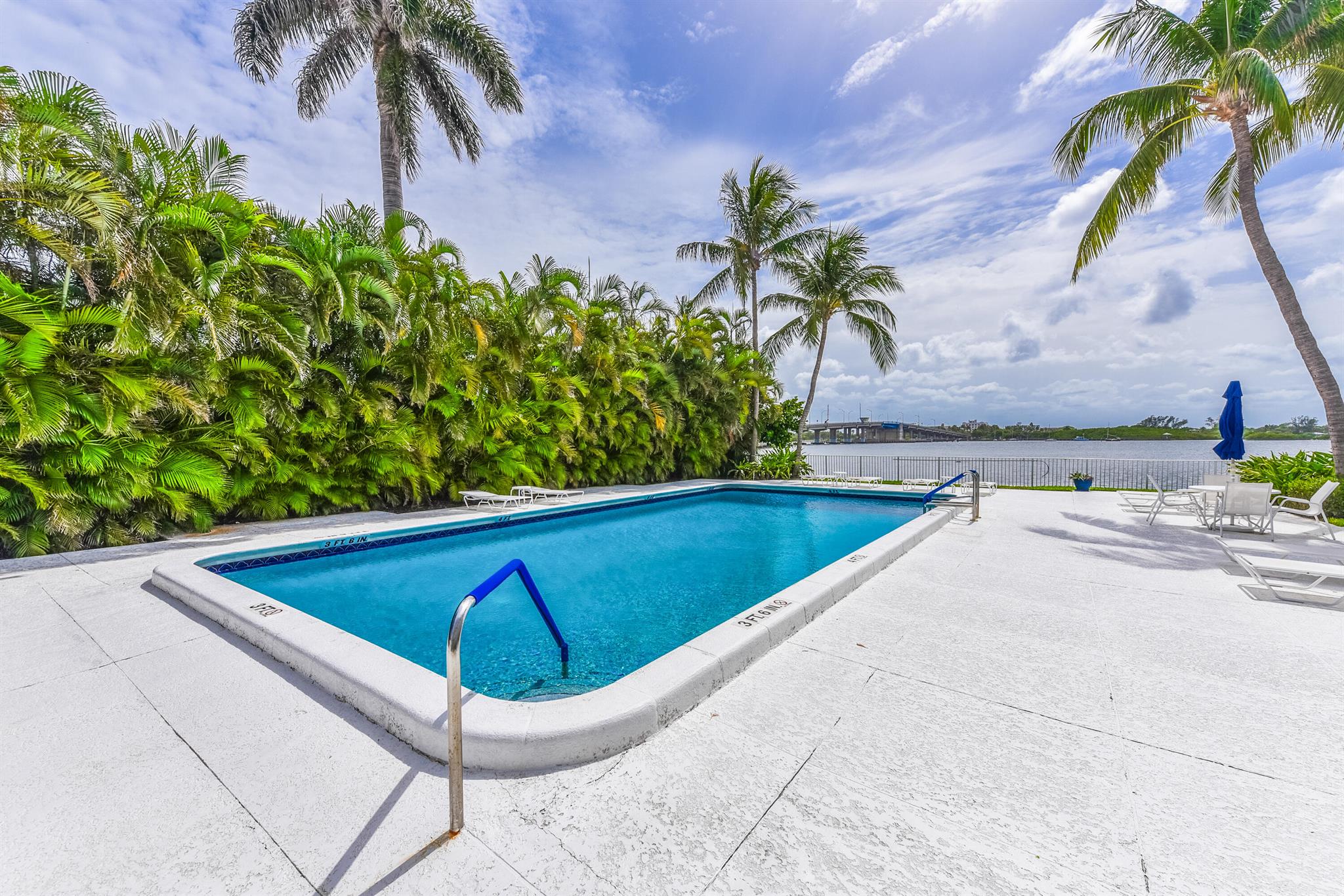 LA PALMA CONDO - Residential Lease