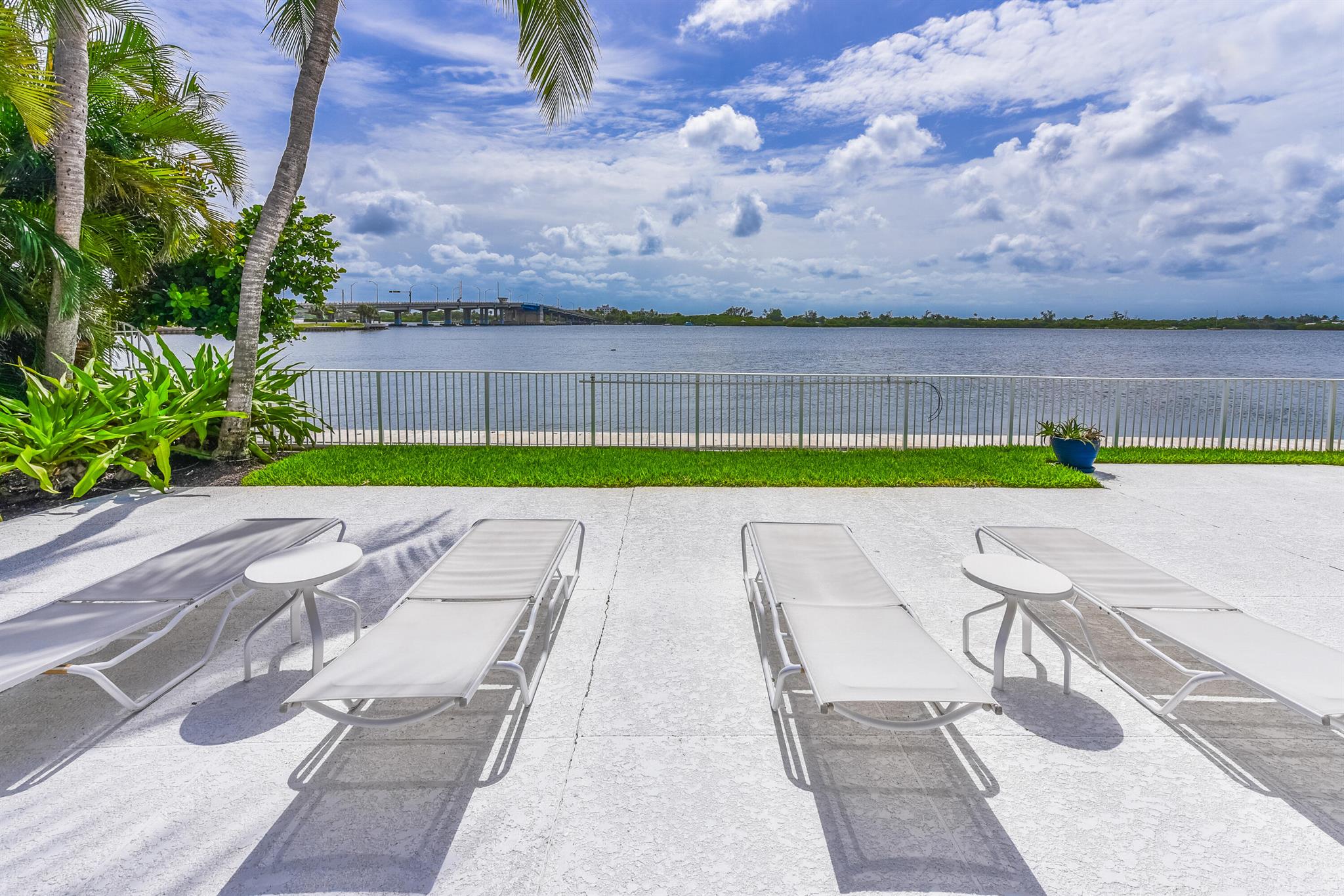 LA PALMA CONDO - Residential Lease