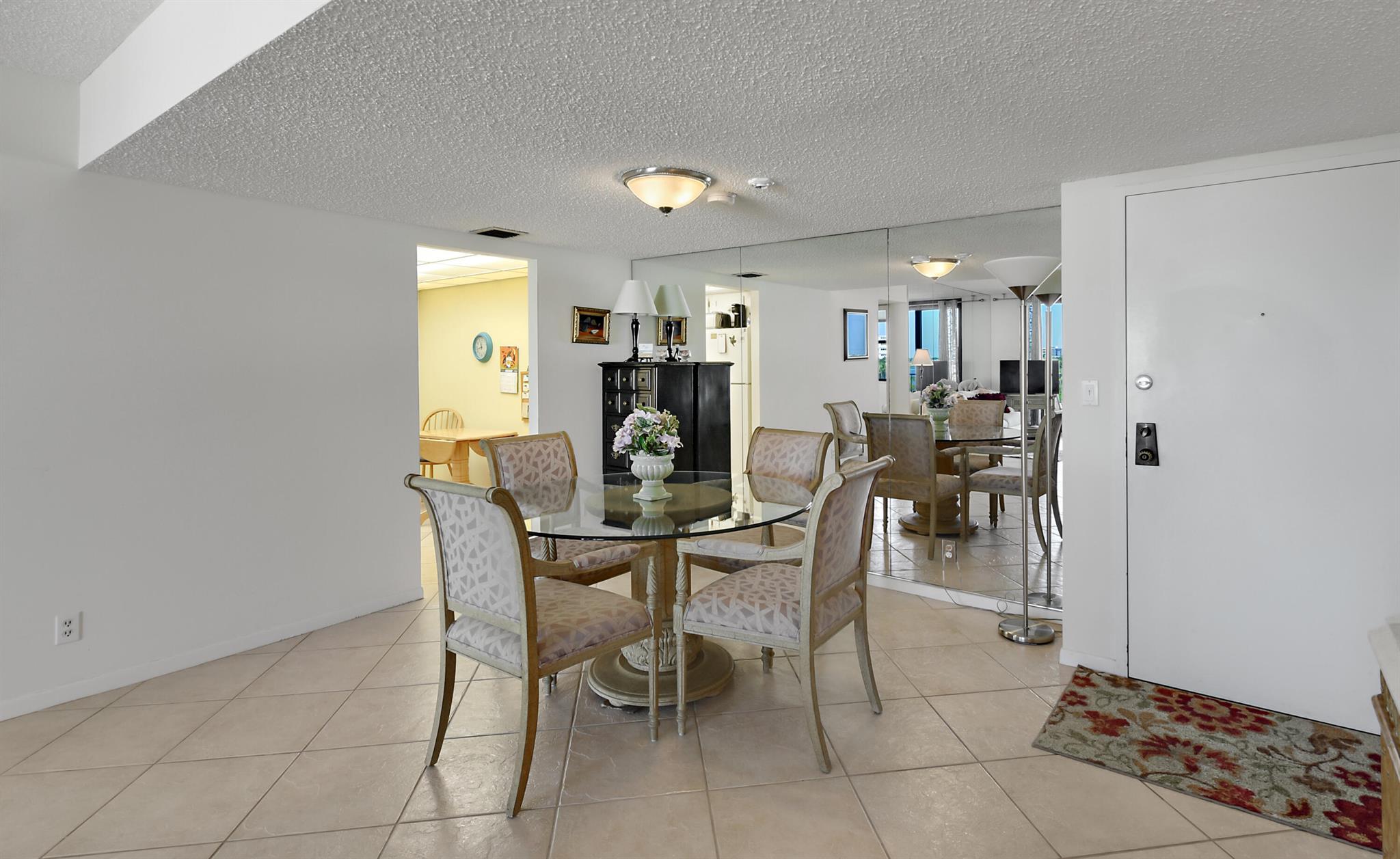 LA PALMA CONDO - Residential Lease