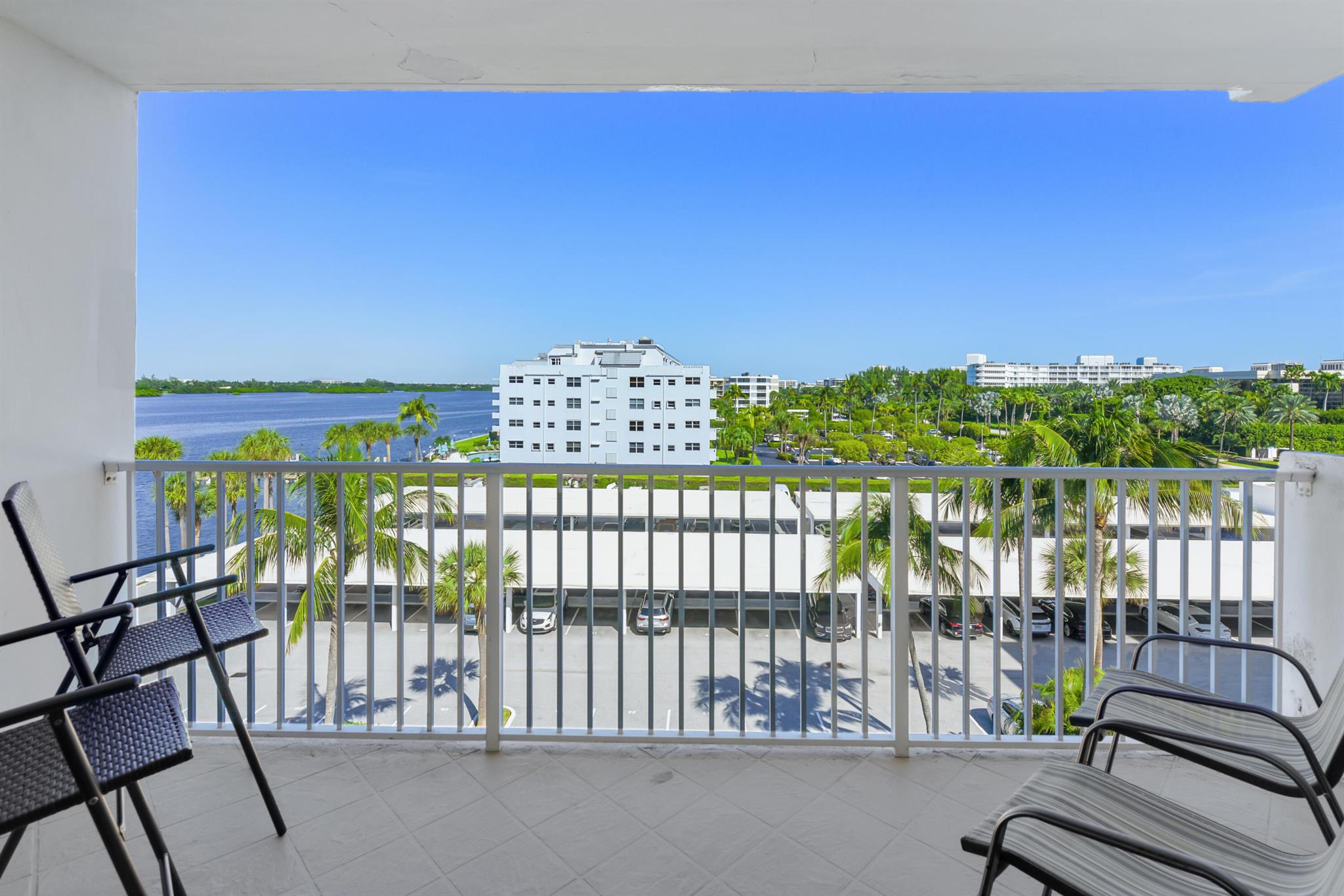 LA PALMA CONDO - Residential Lease