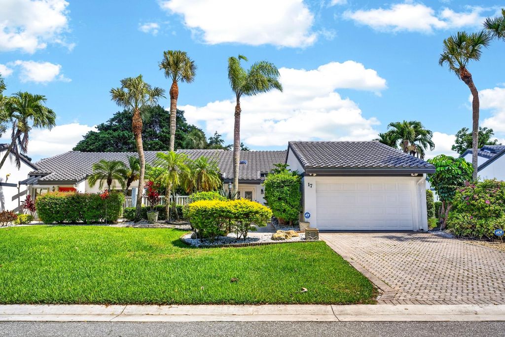 Photo of 17 Villa Lane, Boynton Beach, FL 33436 (MLS # B26026166)