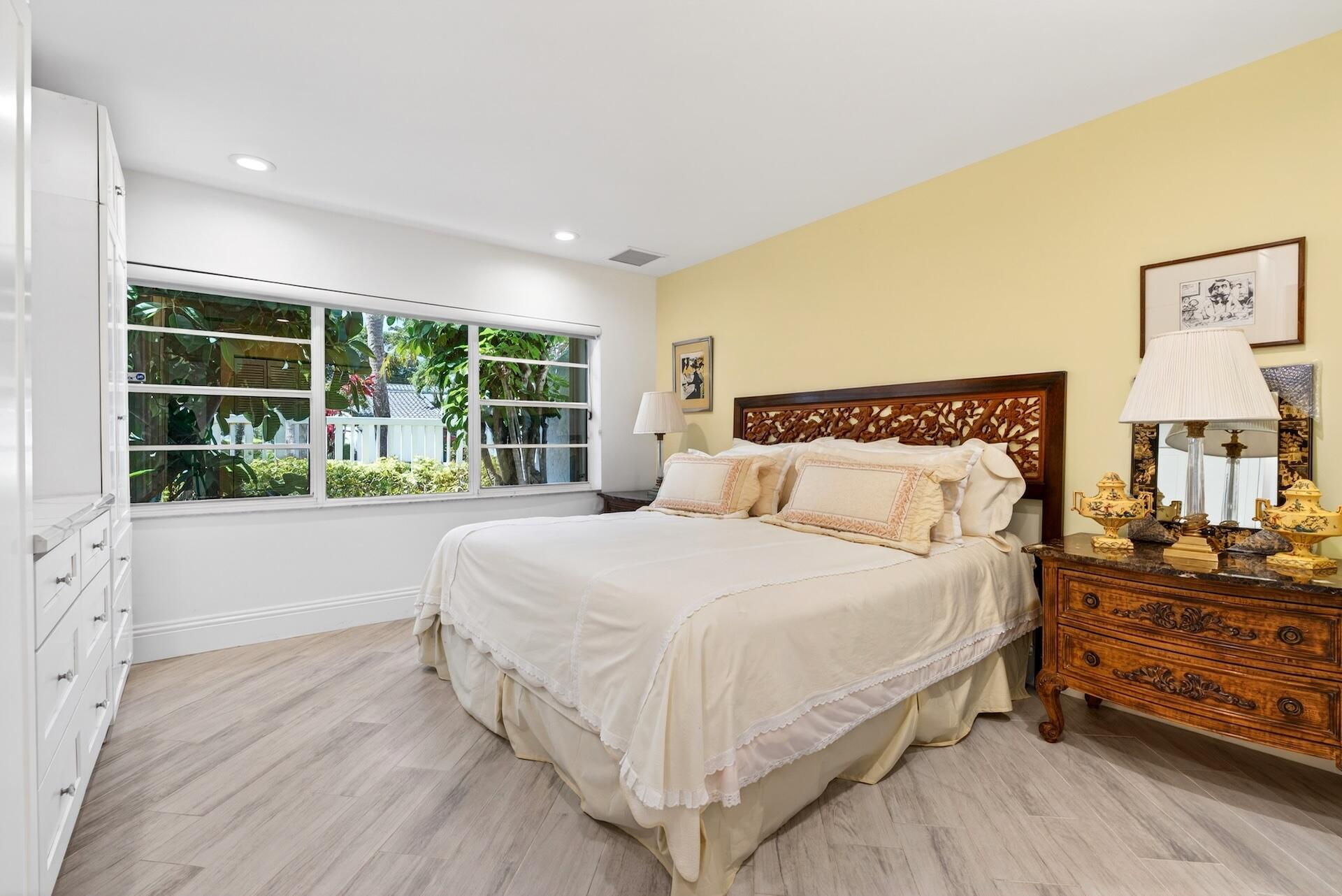 VILLAS OF NORTHWOODS - Residential