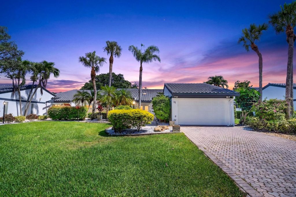Photo of 17 Villa Lane, Boynton Beach, FL 33436 (MLS # B26026166)