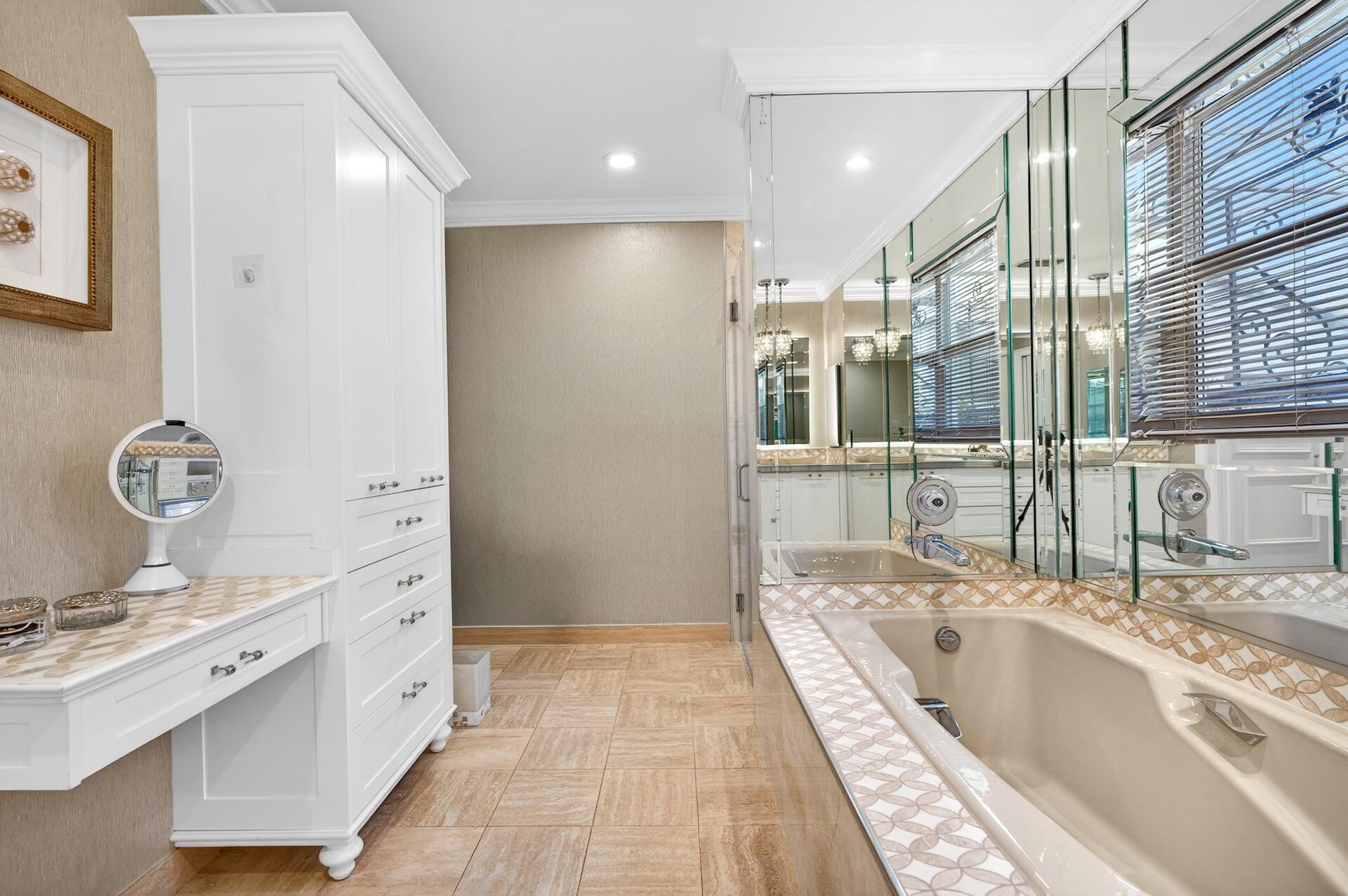 VILLAS OF NORTHWOODS - Residential