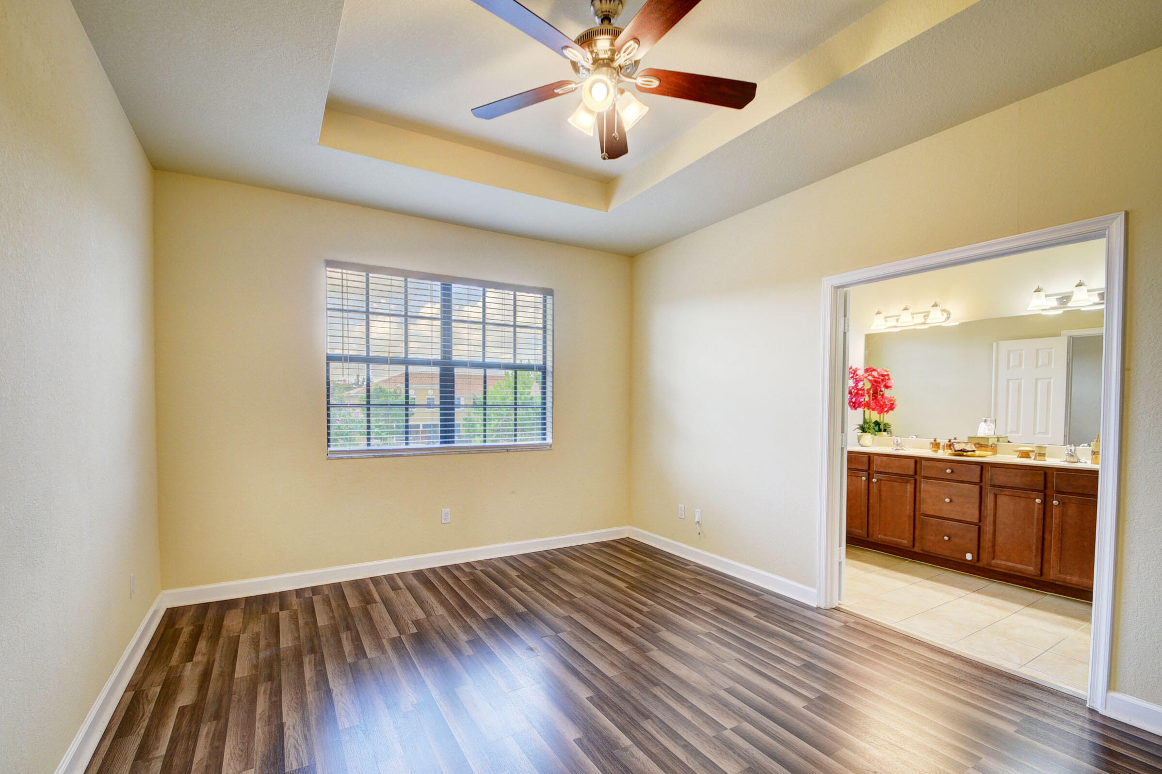 WELLINGTON PARC - Residential Lease