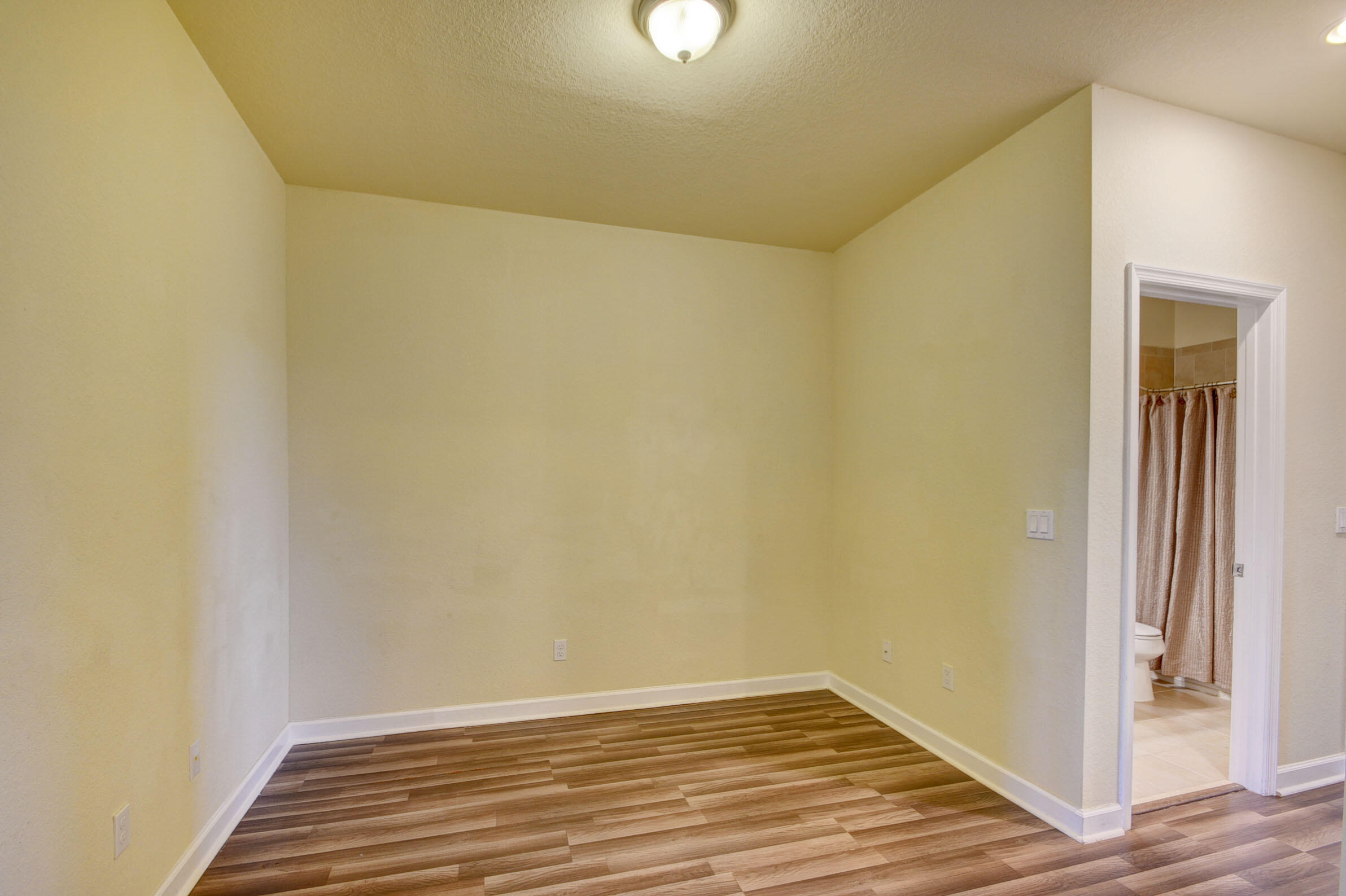 WELLINGTON PARC - Residential Lease