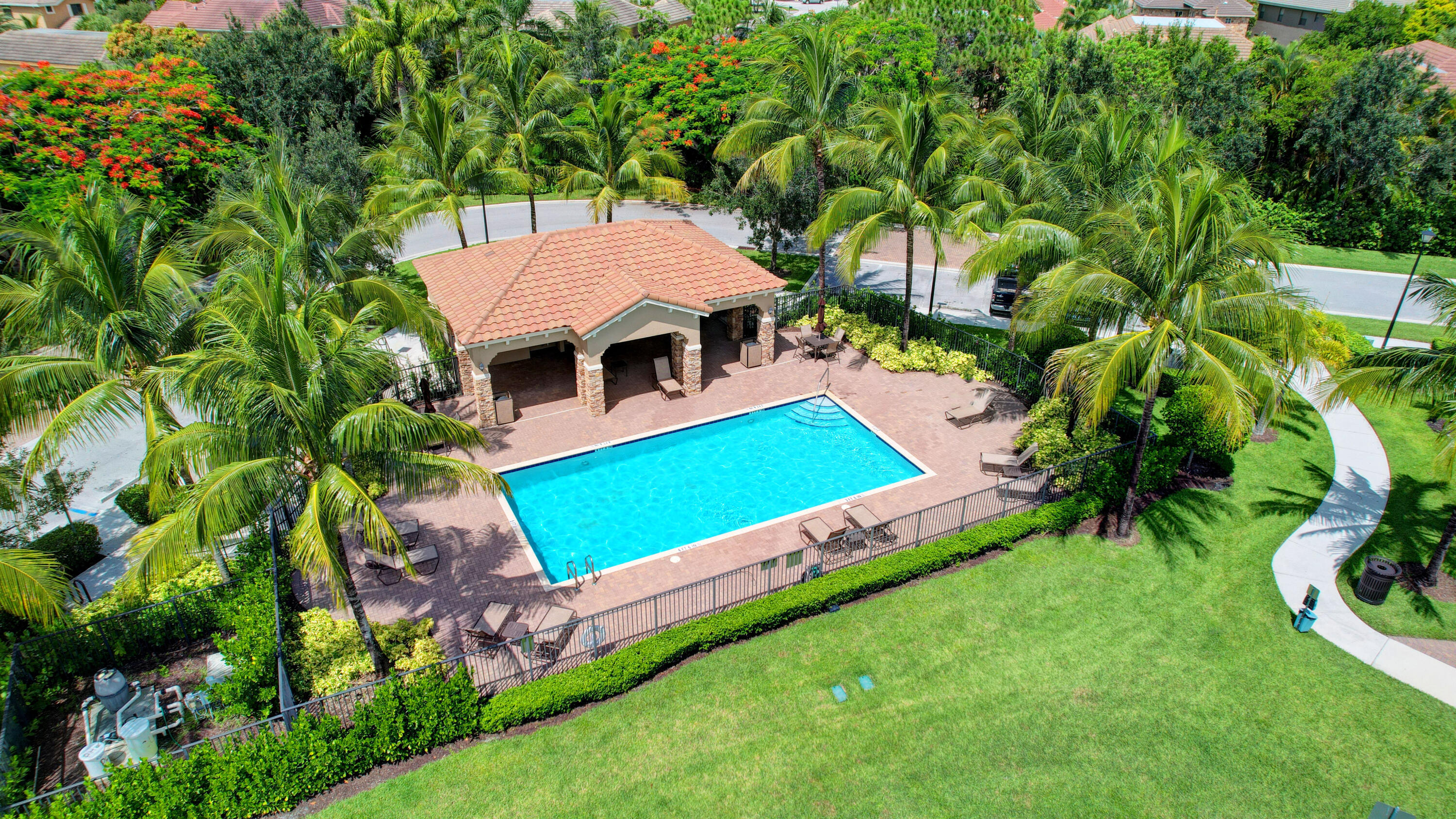 WELLINGTON PARC - Residential Lease
