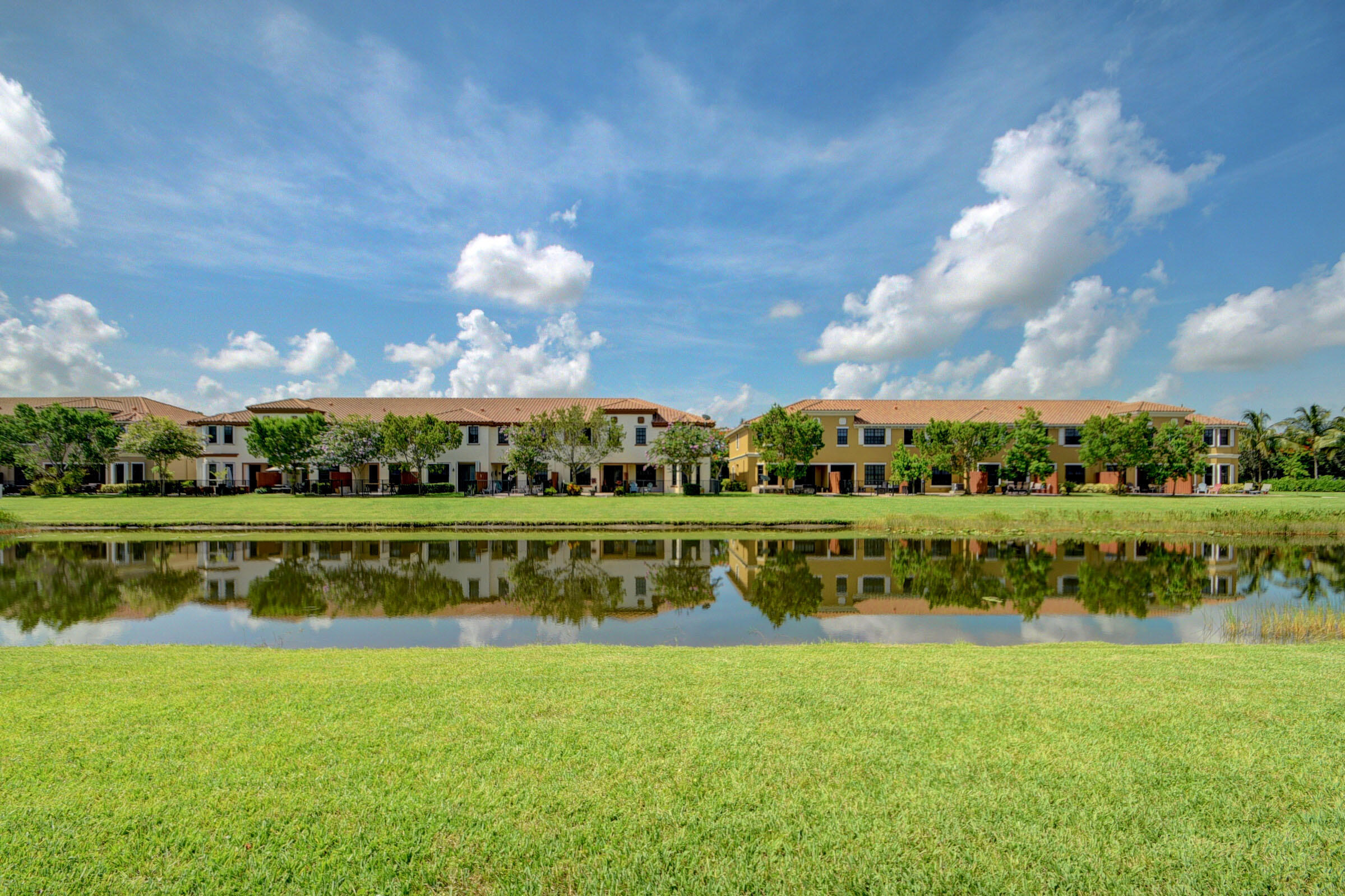 WELLINGTON PARC - Residential Lease