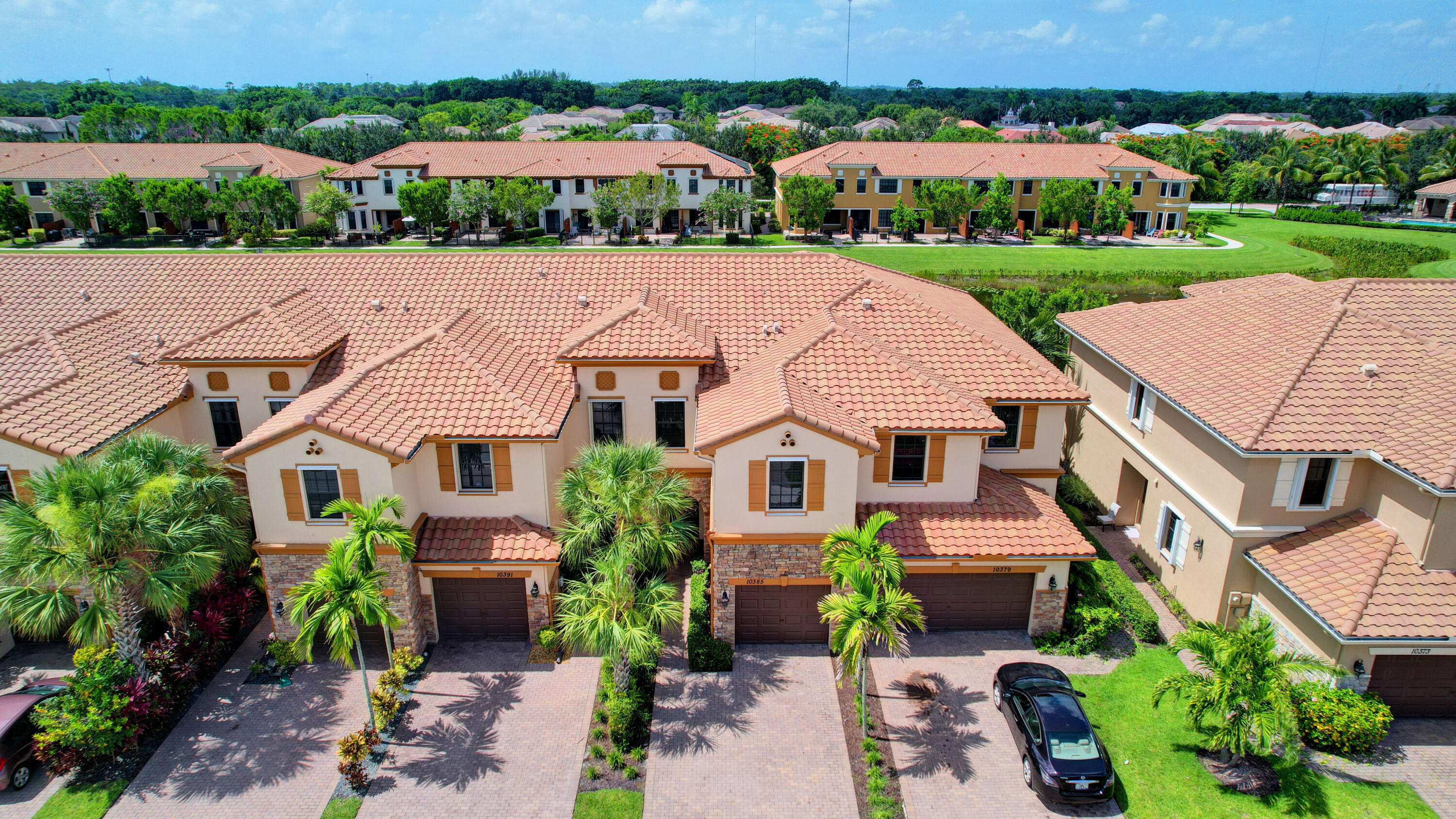 WELLINGTON PARC - Residential Lease