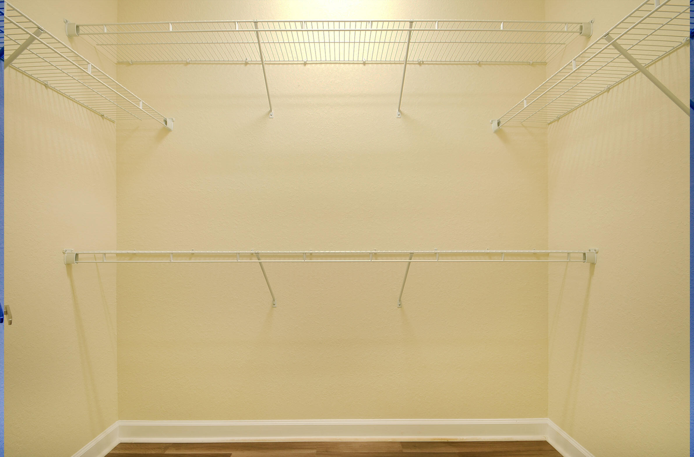 WELLINGTON PARC - Residential Lease