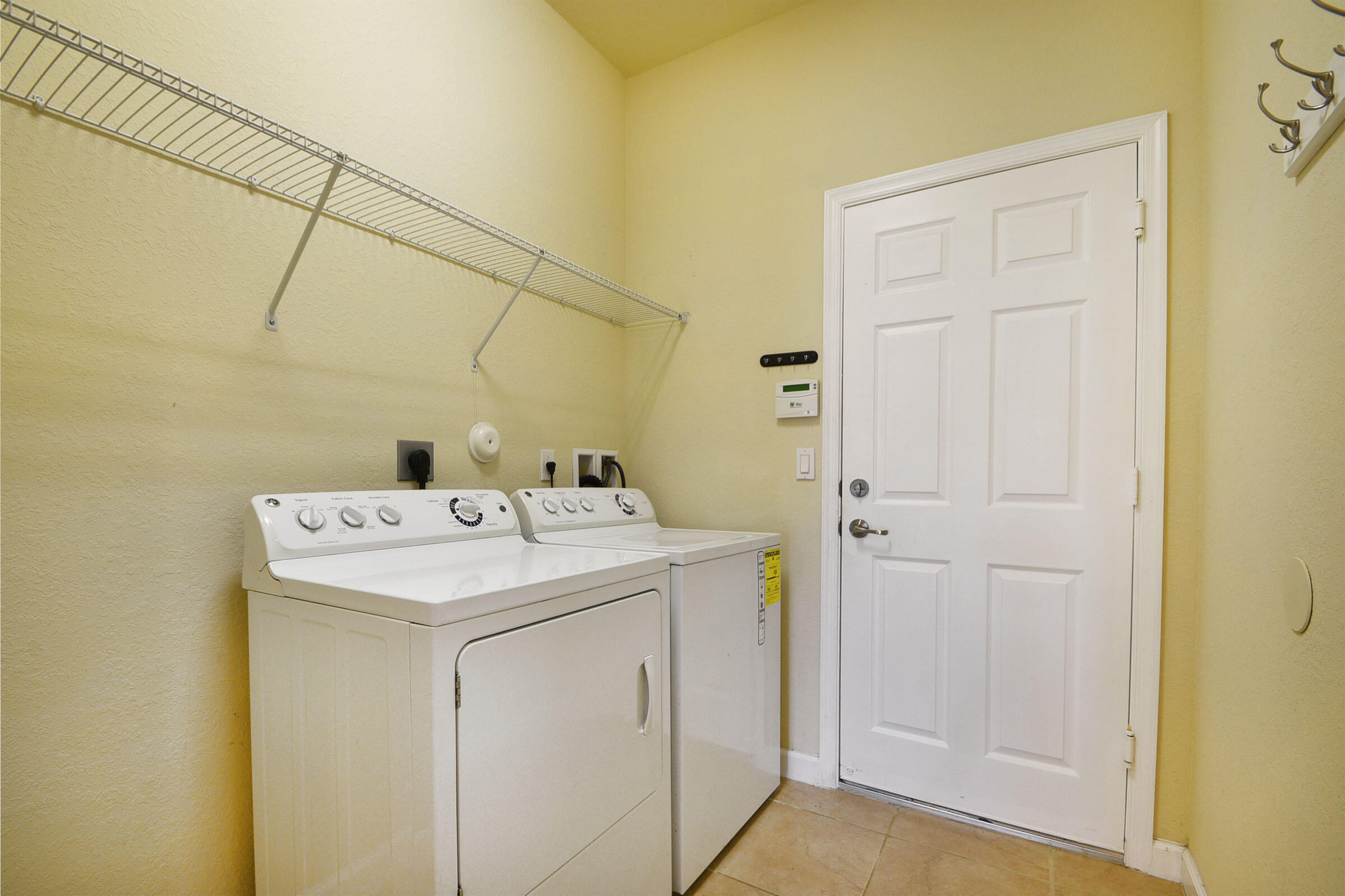WELLINGTON PARC - Residential Lease