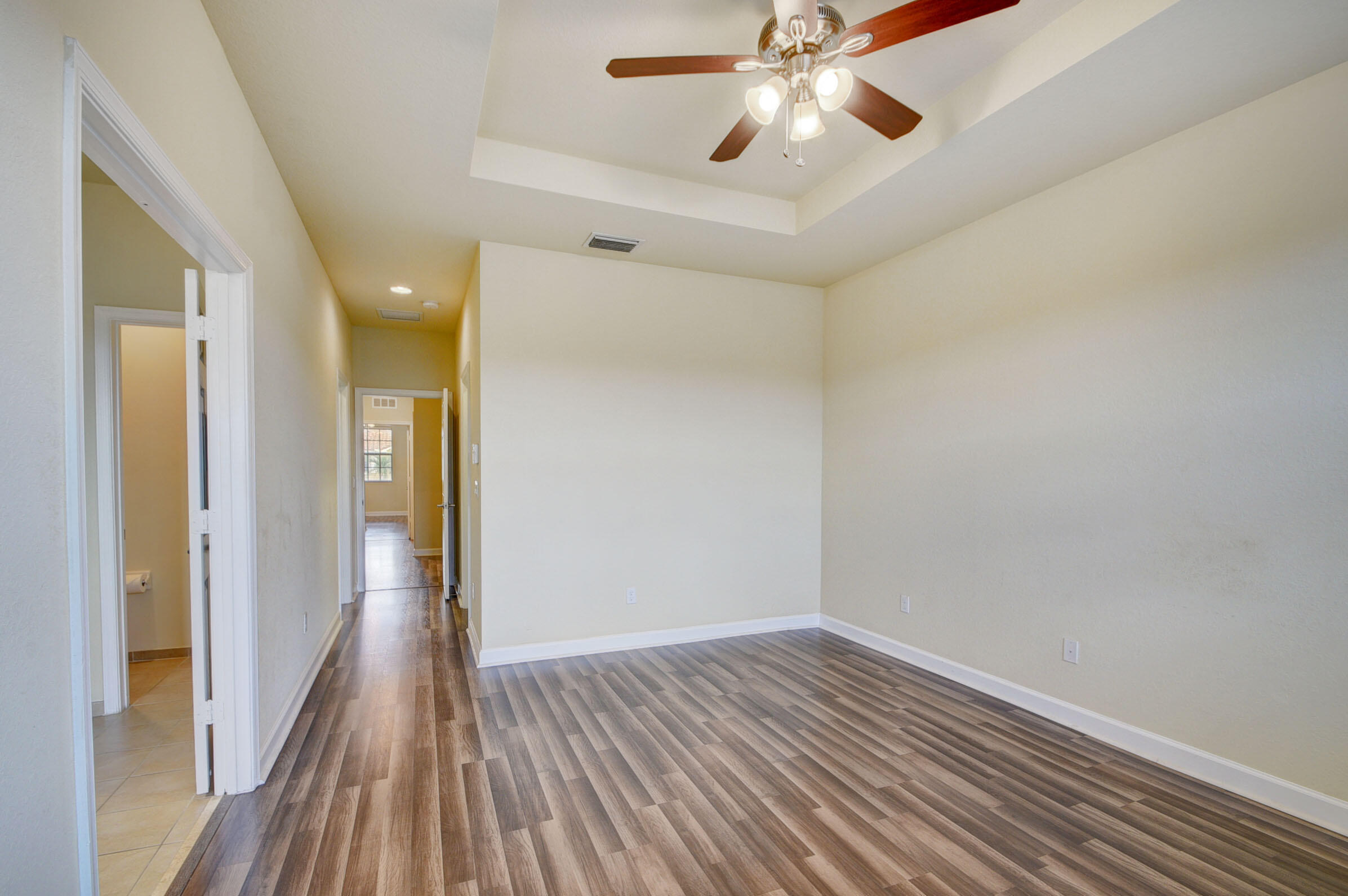 WELLINGTON PARC - Residential Lease