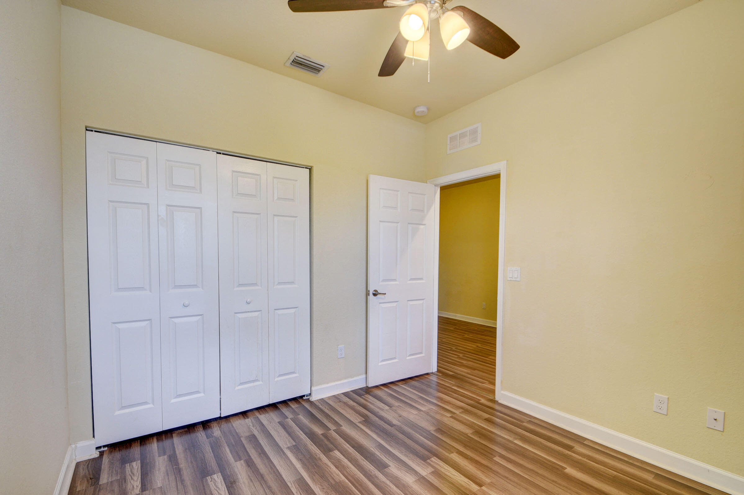 WELLINGTON PARC - Residential Lease