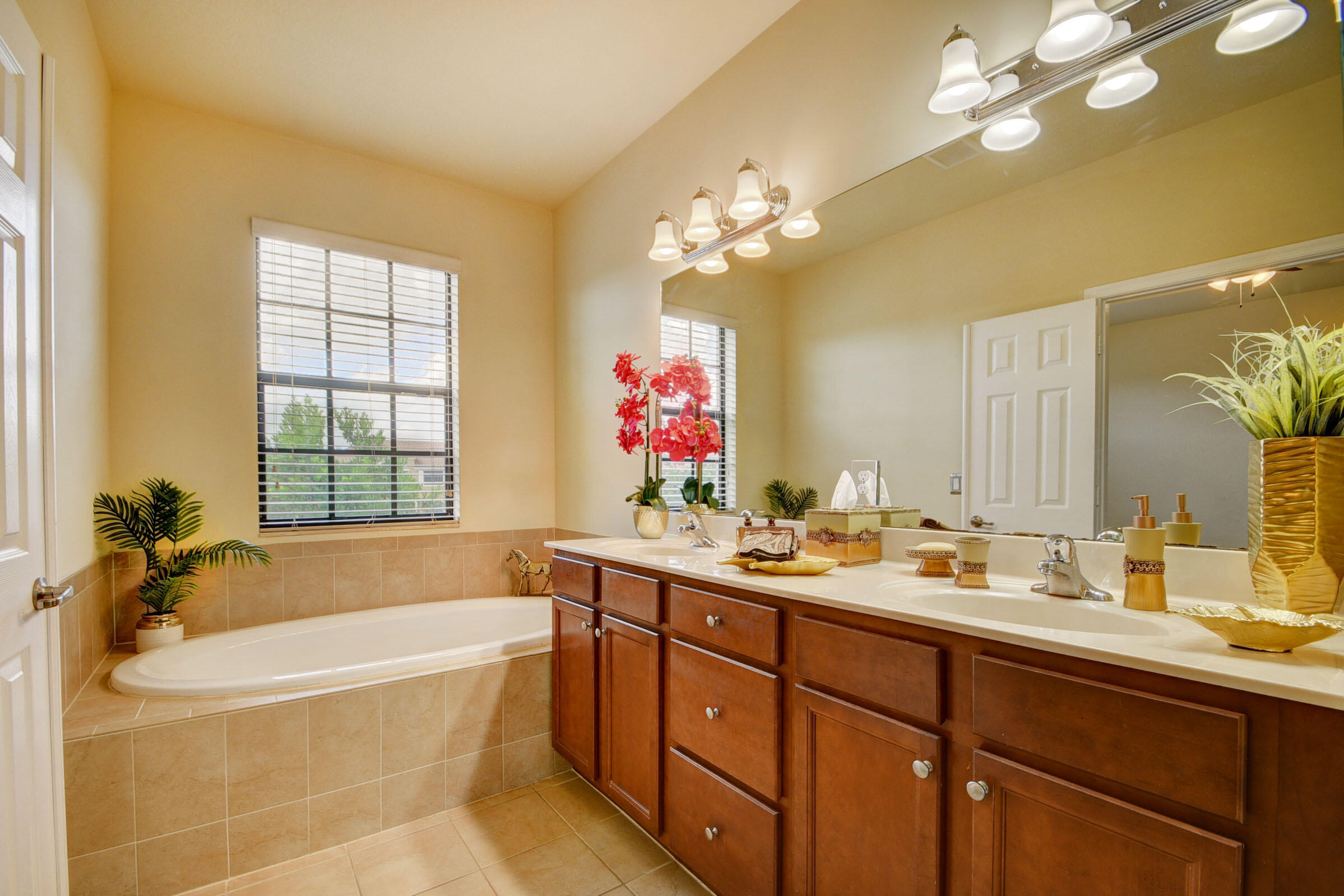 WELLINGTON PARC - Residential Lease