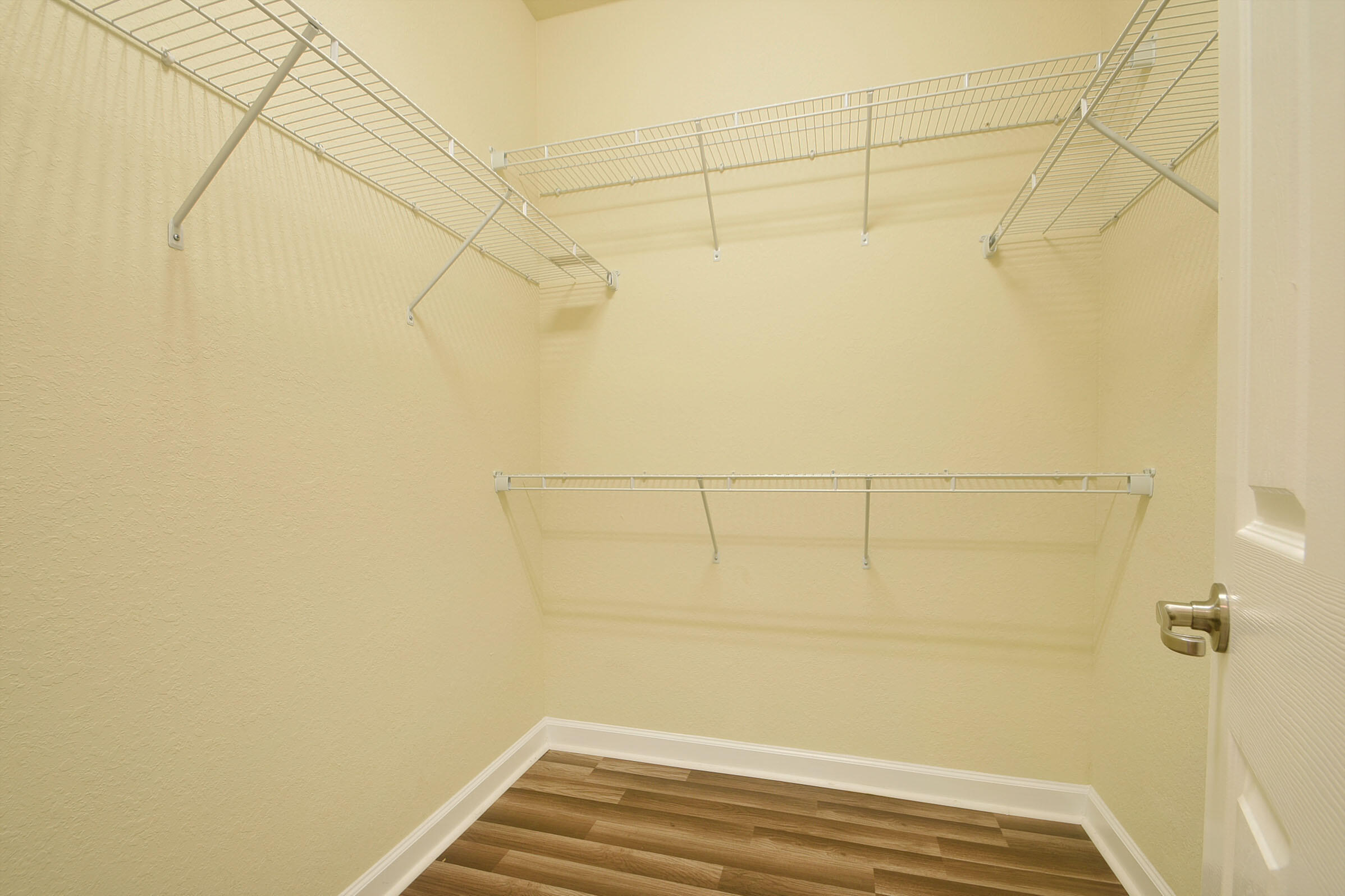 WELLINGTON PARC - Residential Lease