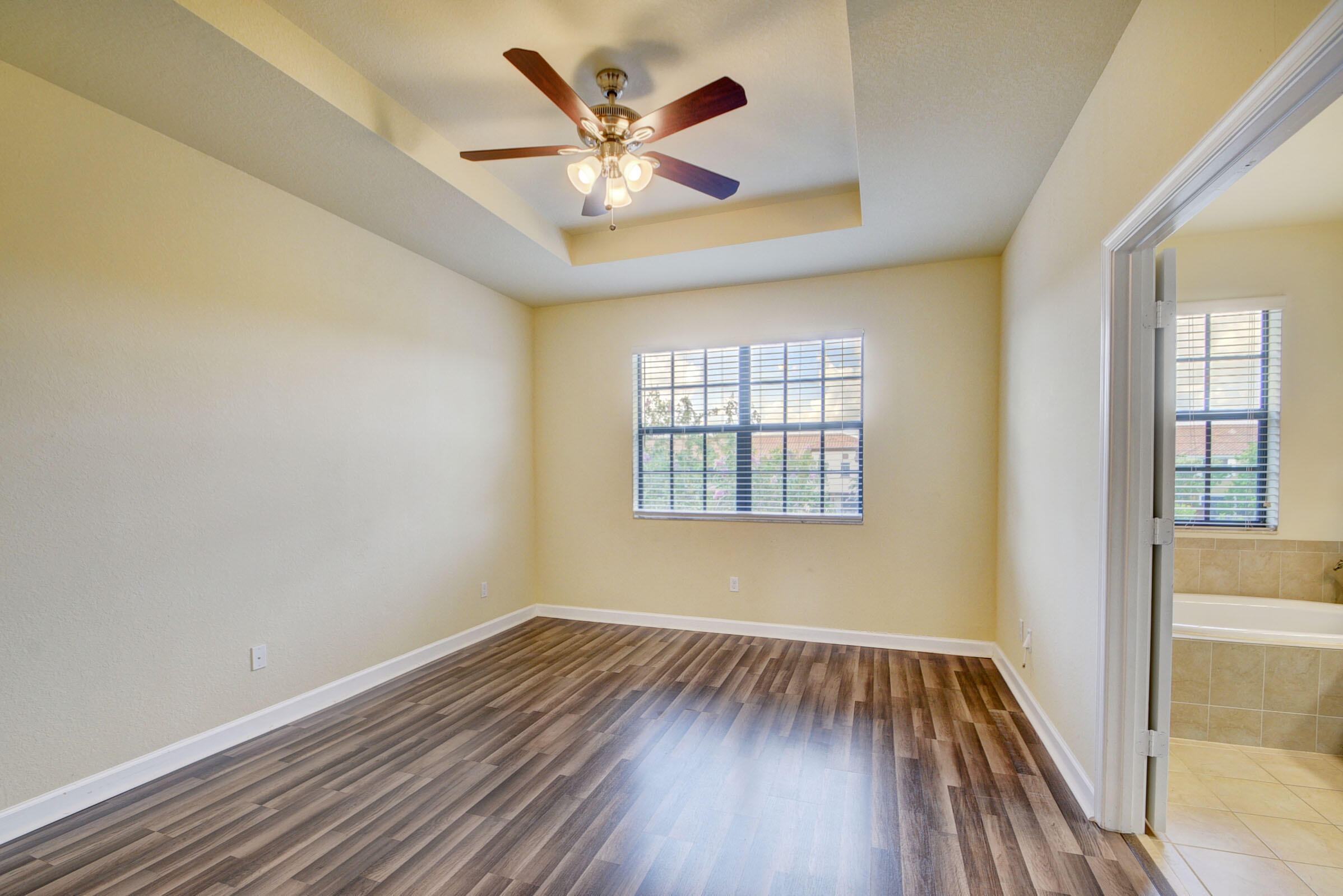 WELLINGTON PARC - Residential Lease