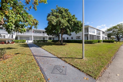 Tiny photo for 28 Prescott B #28, Deerfield Beach, FL 33442 (MLS # B26050307)