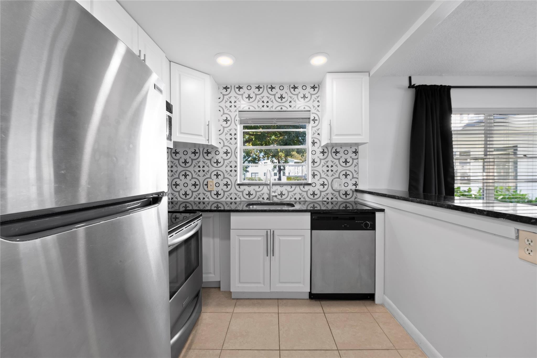 28 Prescott B 28, Deerfield Beach FL 33442
