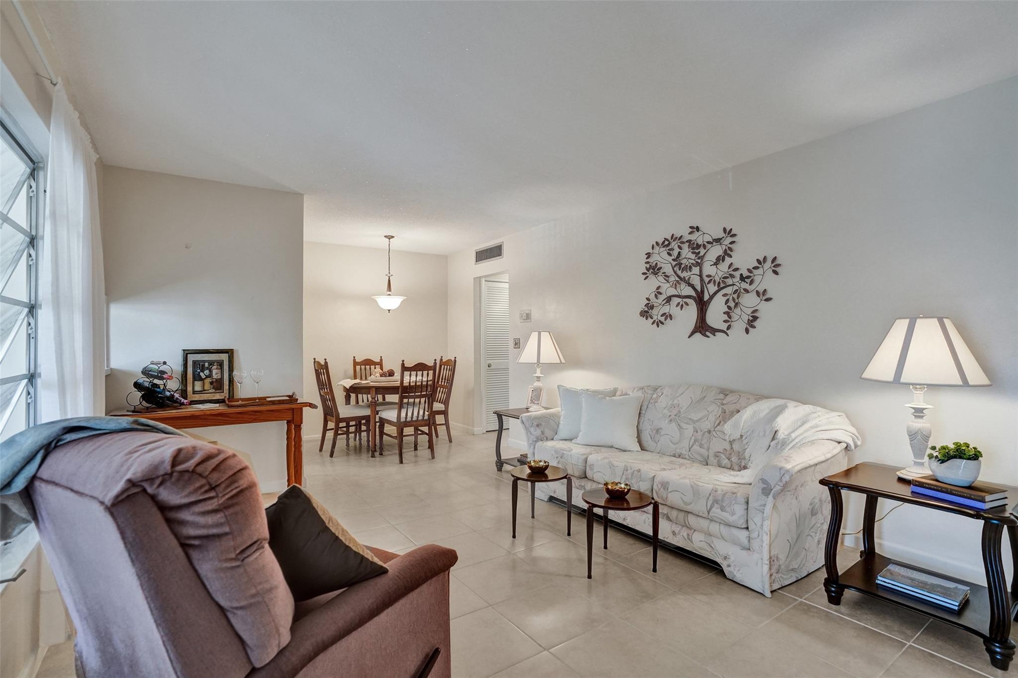 1300 N 12th Ct 4B