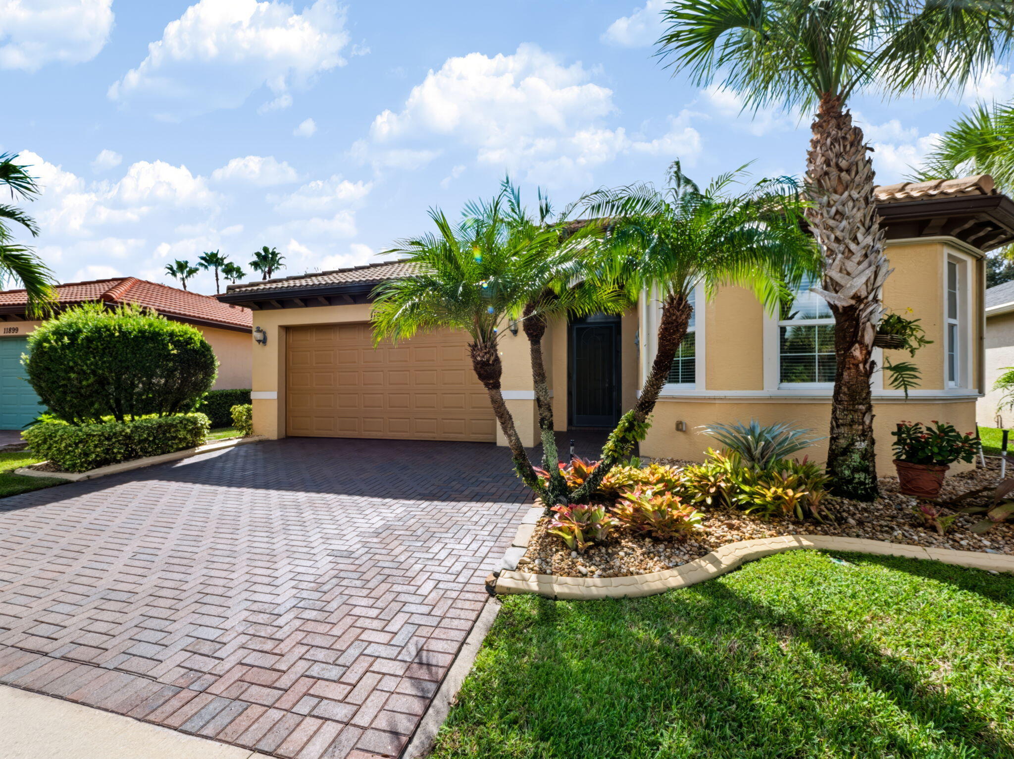 11907 SW Crestwood Circle