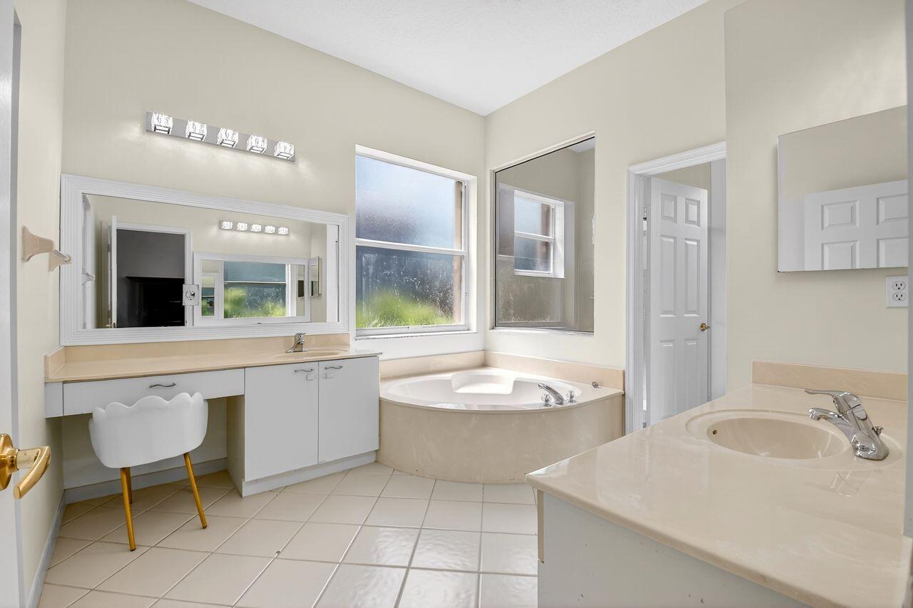 OLYMPIA 1 - Residential Lease