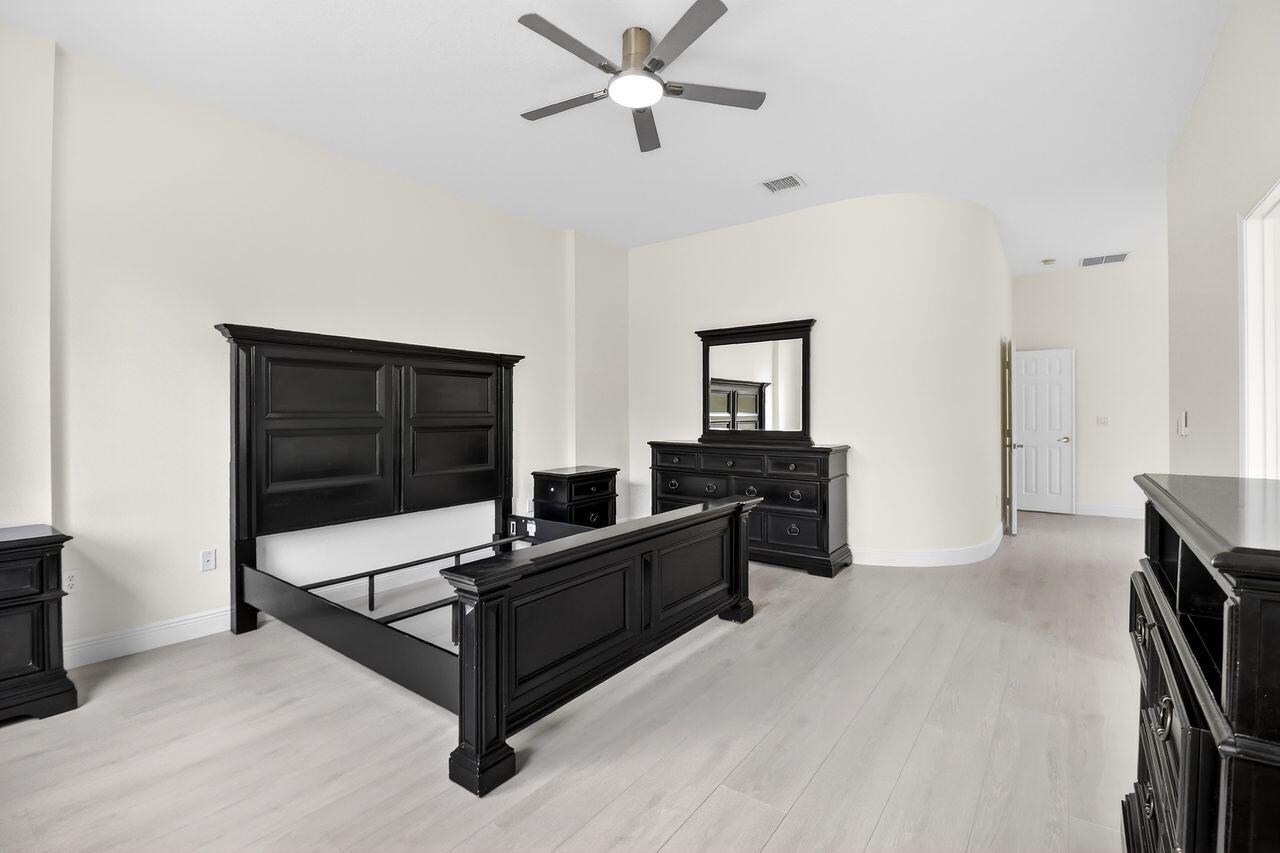 OLYMPIA 1 - Residential Lease